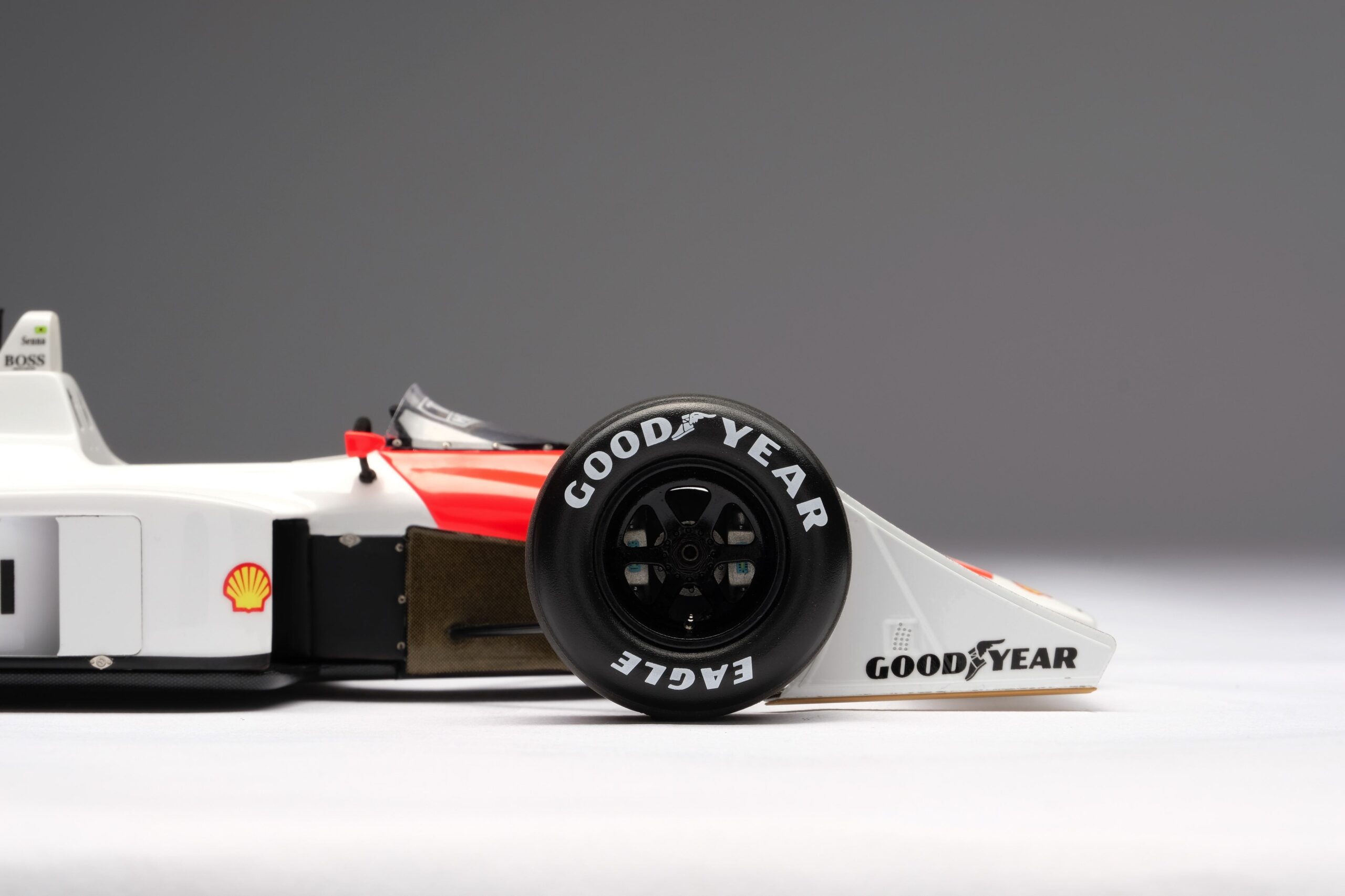 Amalgam McLaren MP4/4 1988 Japanese GP Ayrton Senna - Weiß / Rot | 1:18 - Image 12