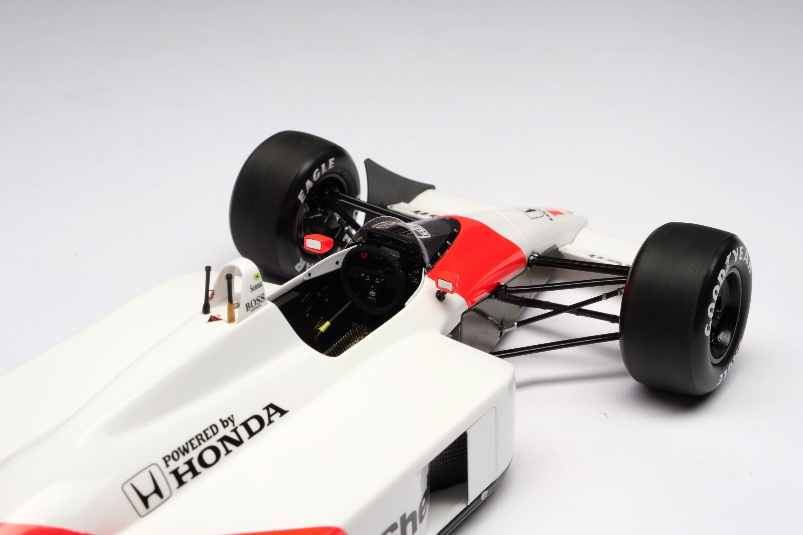 Amalgam McLaren MP4/4 1988 Japanese GP Ayrton Senna - Weiß / Rot | 1:18 - Image 16