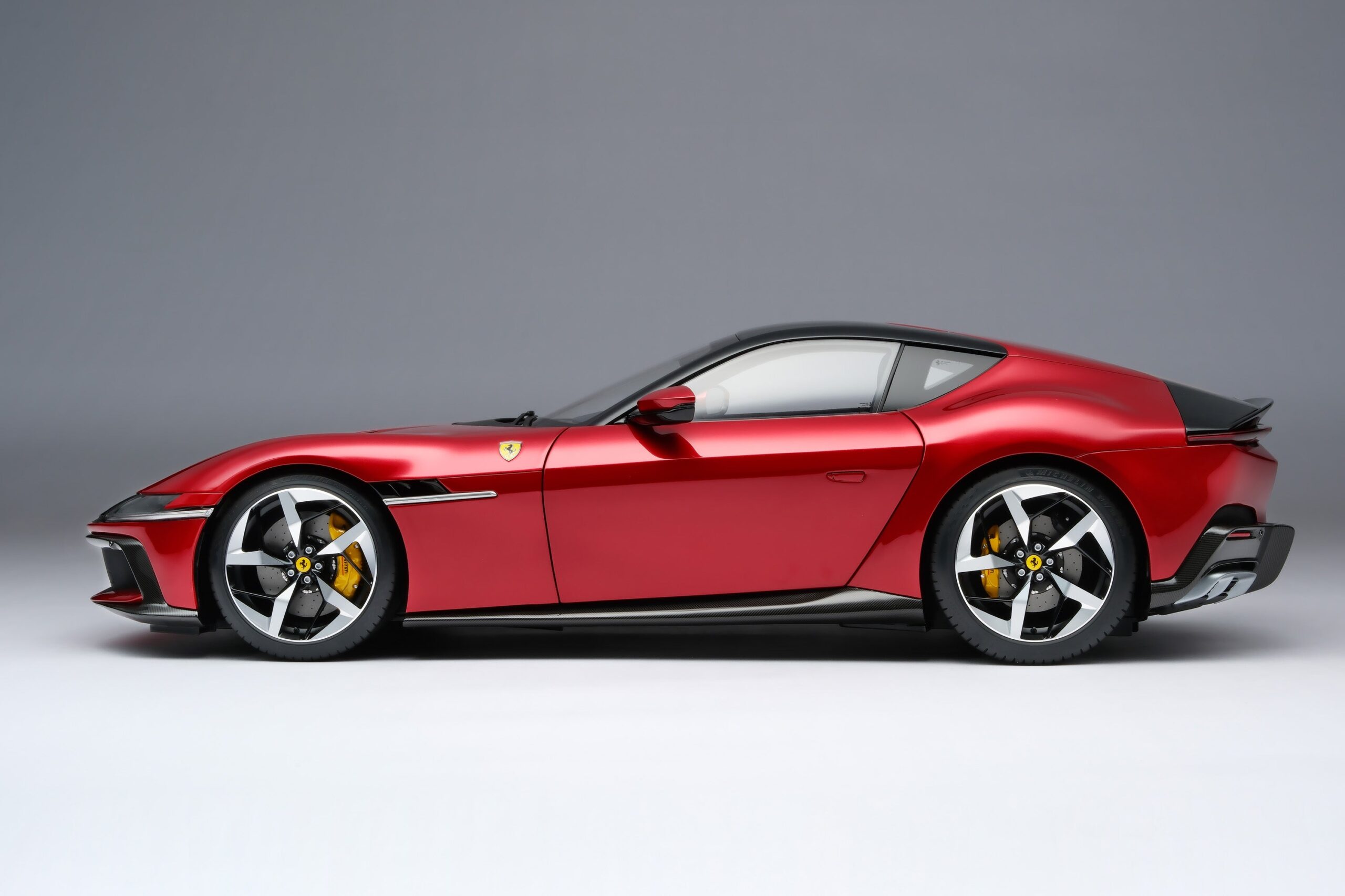 Amalgam Ferrari 12Cilindri - Rot | 1:8 - Image 7