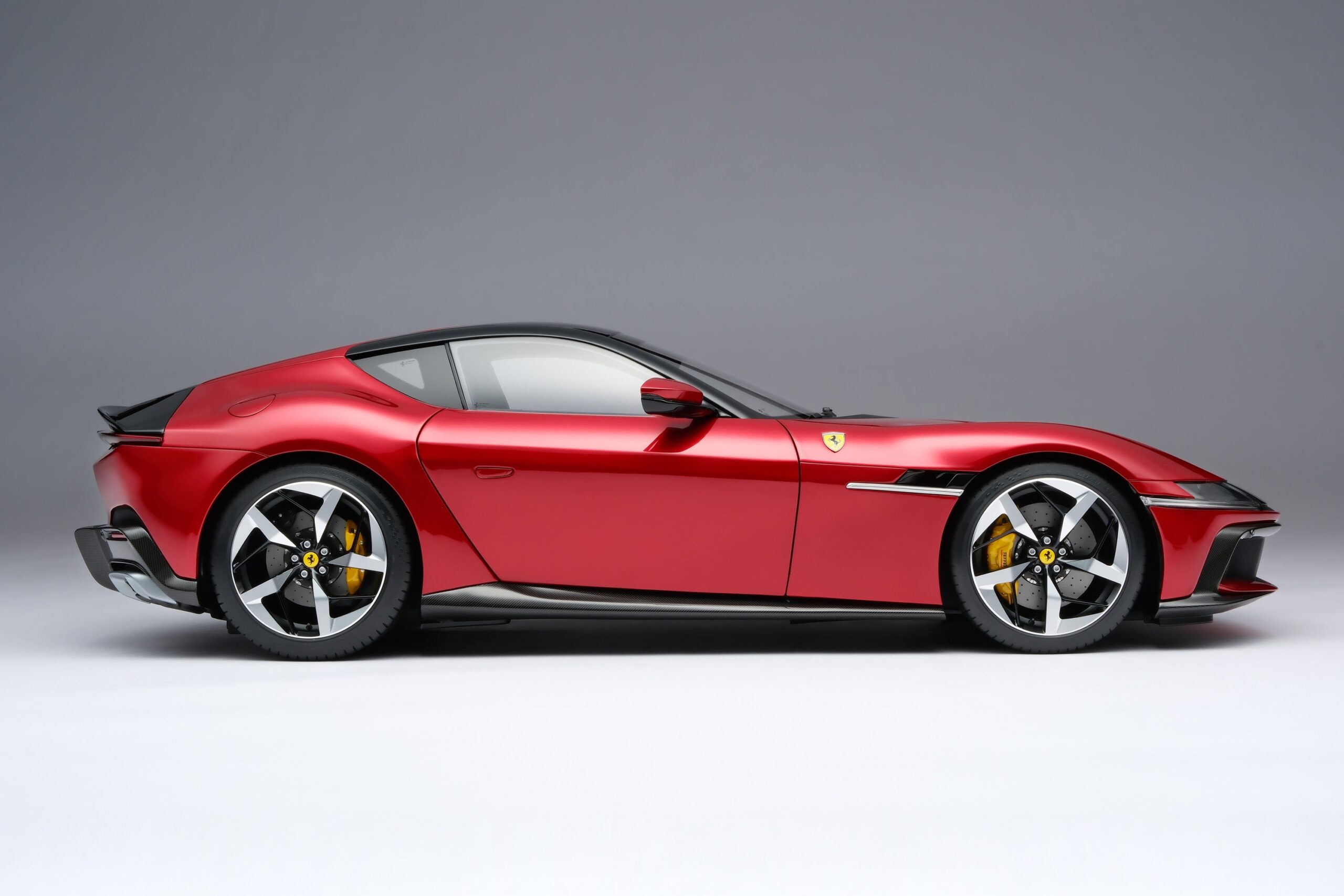 Amalgam Ferrari 12Cilindri - Rot | 1:8 - Image 8