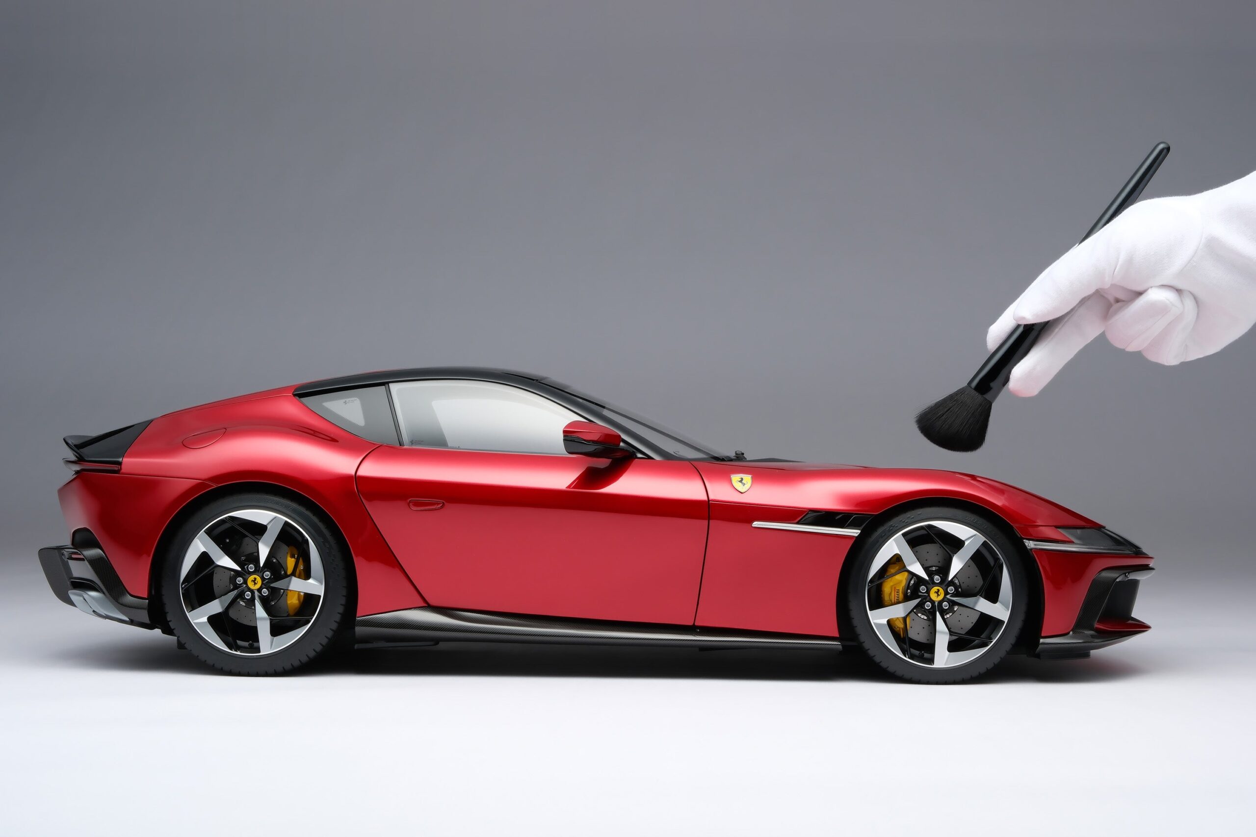 Amalgam Ferrari 12Cilindri - Rot | 1:8 - Image 4