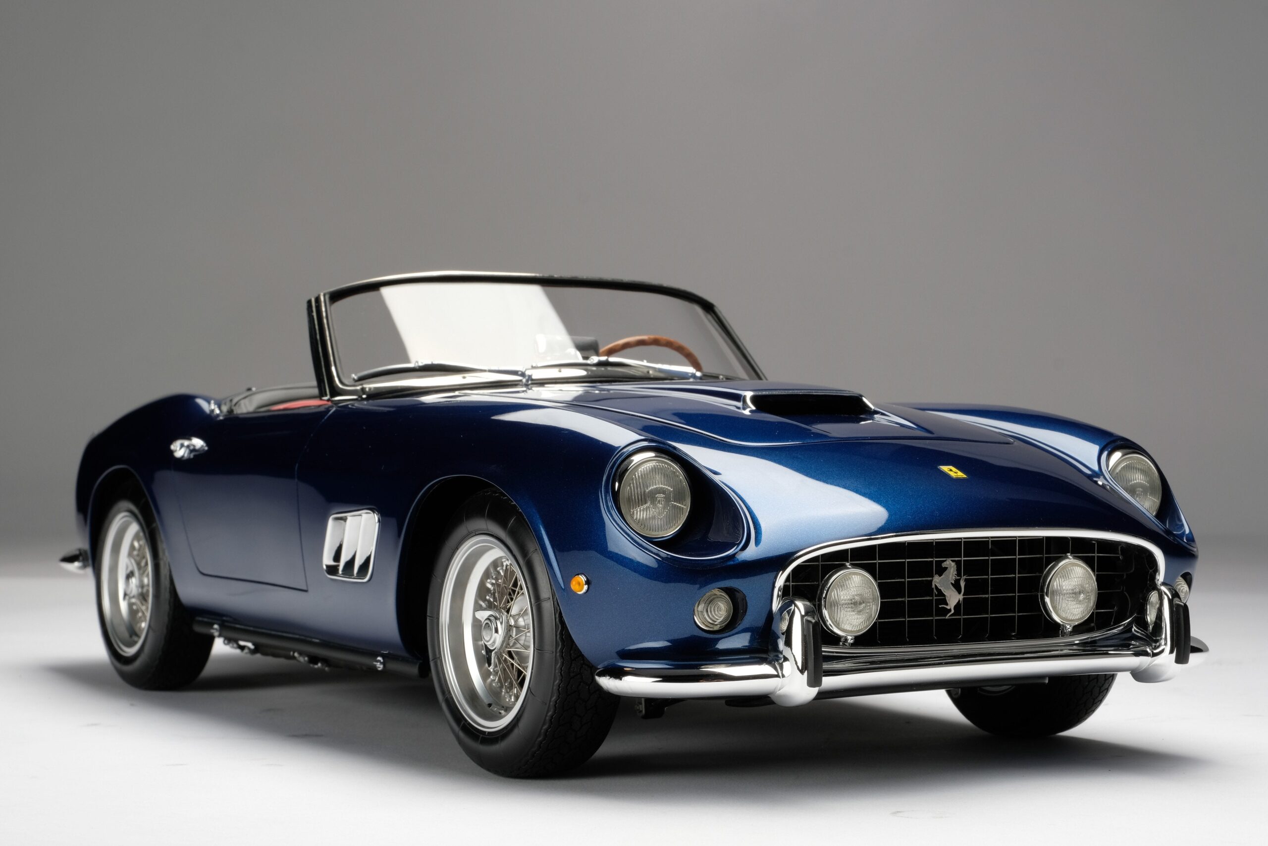 Amalgam Ferrari 250 GT California Spyder SWB (1960) - Blau | 1:8 - Image 4