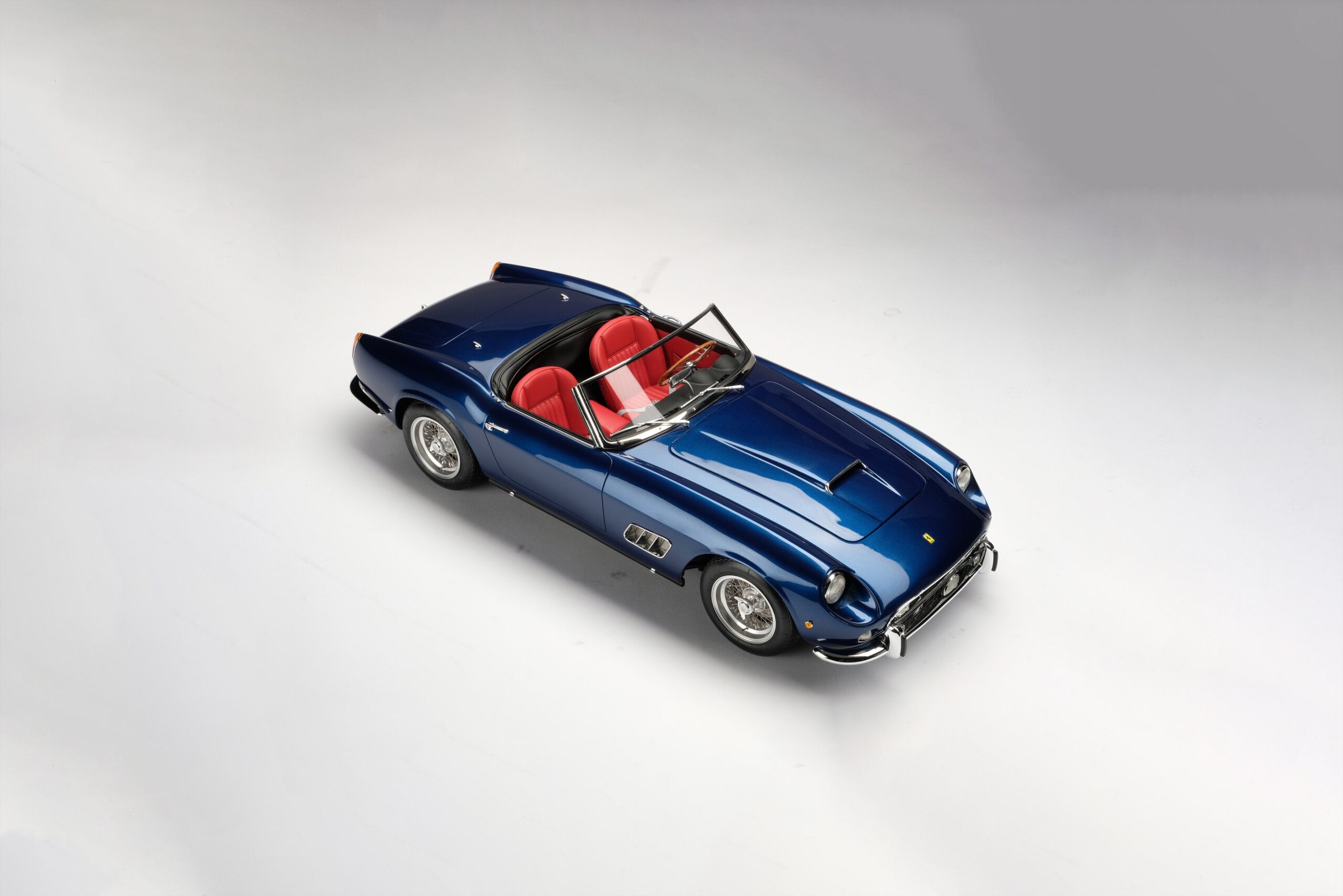 Amalgam Ferrari 250 GT California Spyder SWB (1960) - Blau | 1:8 - Image 2