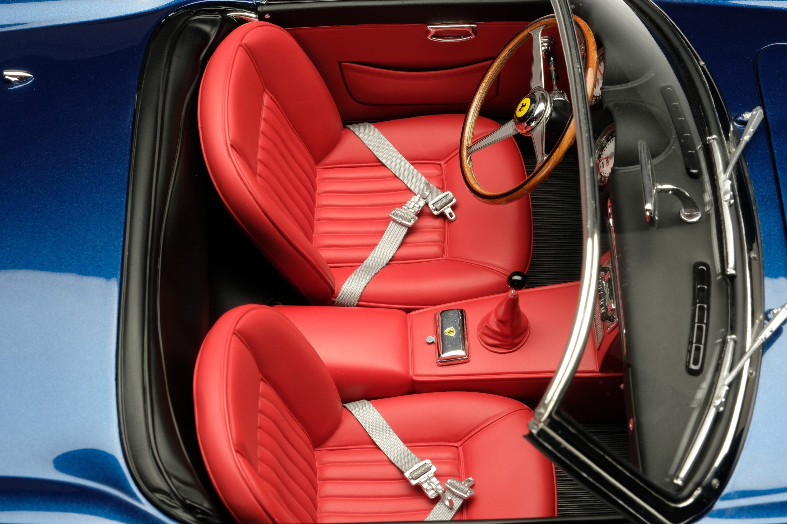 Amalgam Ferrari 250 GT California Spyder SWB (1960) - Blau | 1:8 - Image 7