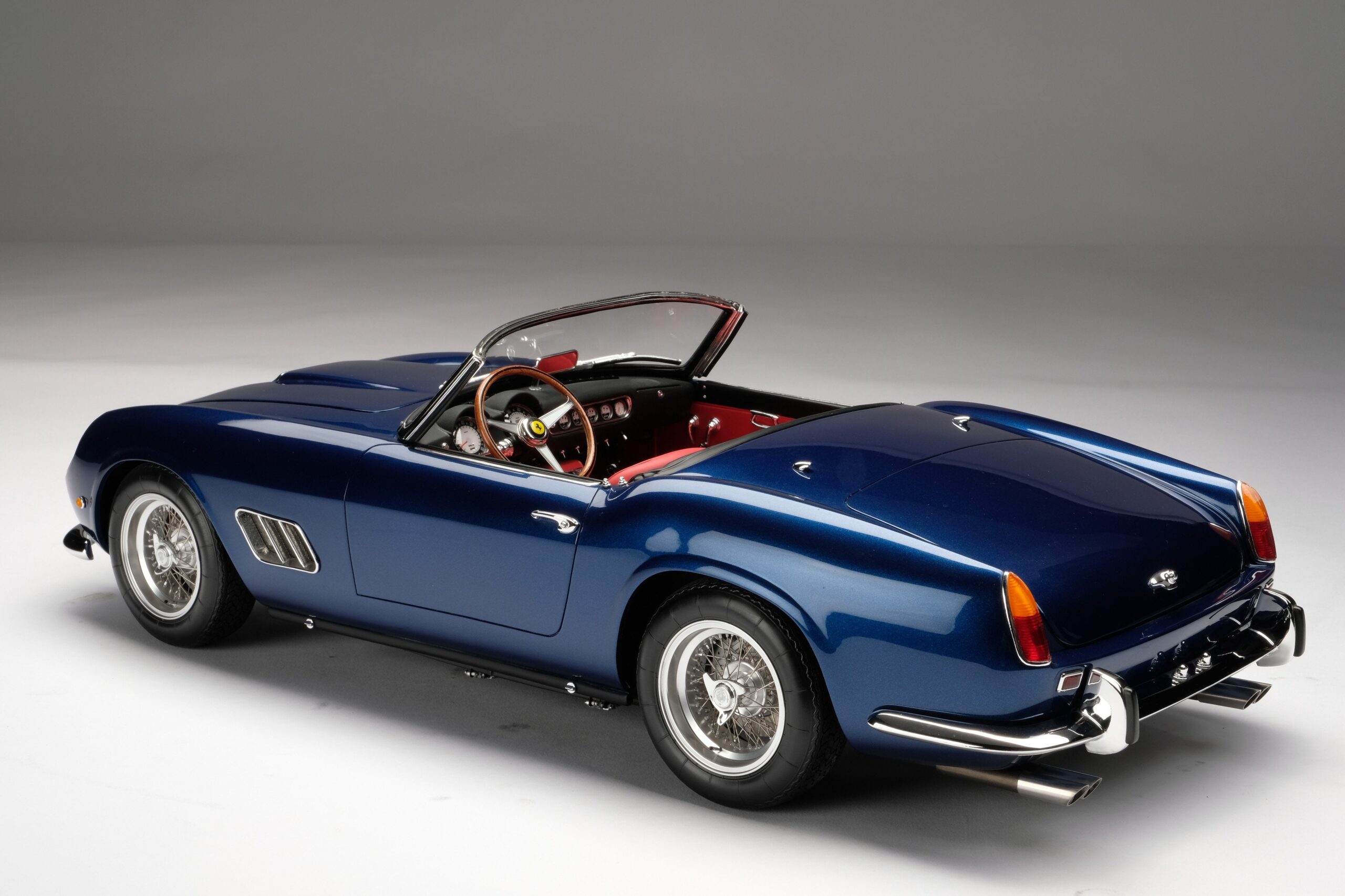 Amalgam Ferrari 250 GT California Spyder SWB (1960) - Blau | 1:8 - Image 8