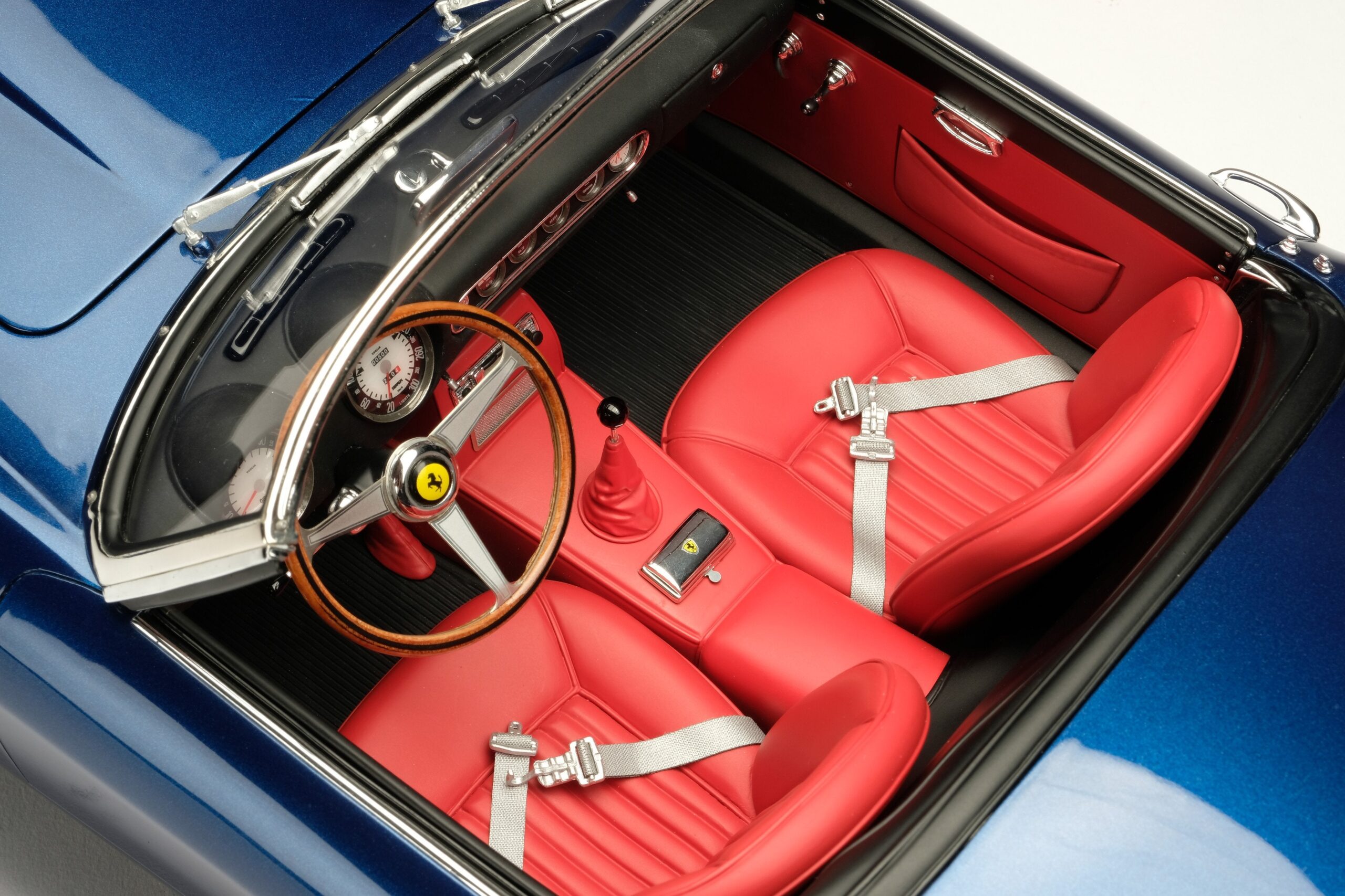Amalgam Ferrari 250 GT California Spyder SWB (1960) - Blau | 1:8 - Image 9