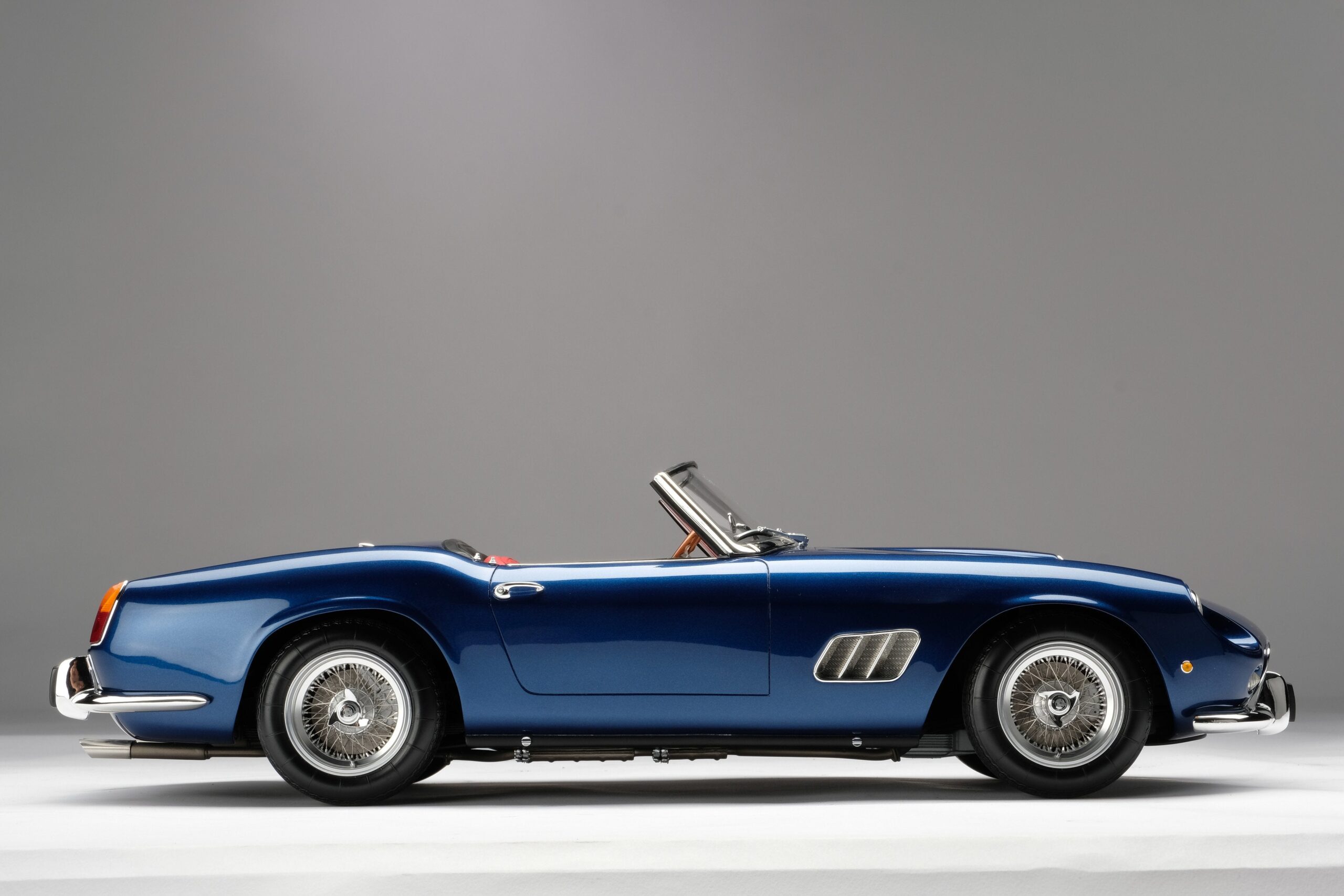 Amalgam Ferrari 250 GT California Spyder SWB (1960) - Blau | 1:8 - Image 13