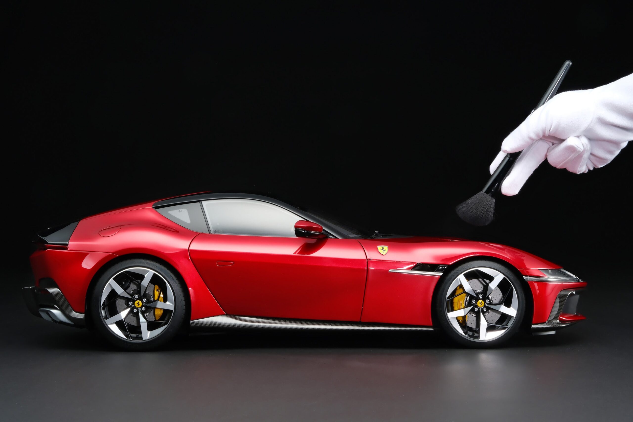 Amalgam Ferrari 12Cilindri - Rot | 1:8 - Image 3