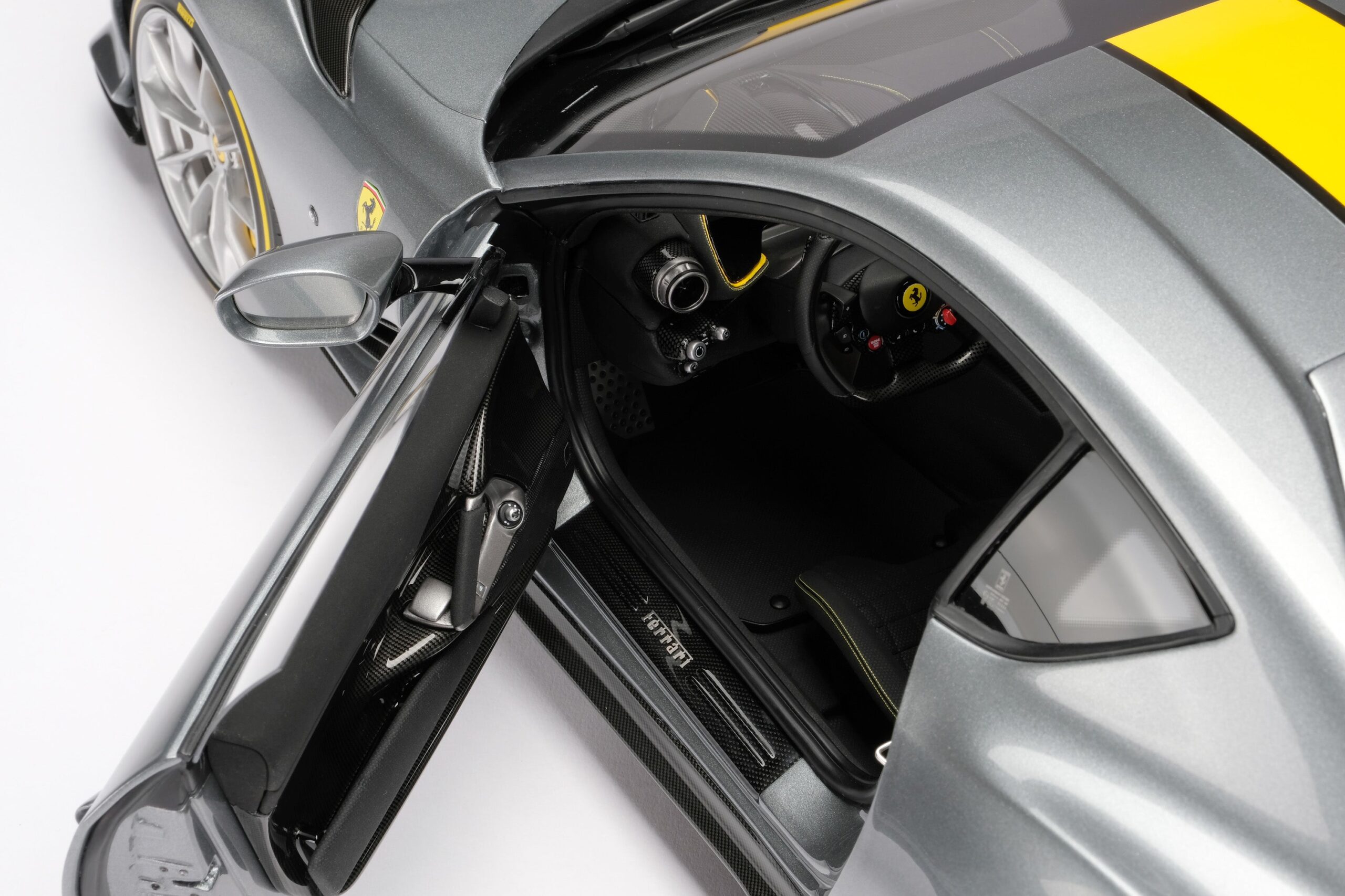 Amalgam Ferrari 812 Competizione (2021) | 1:8 - Image 13