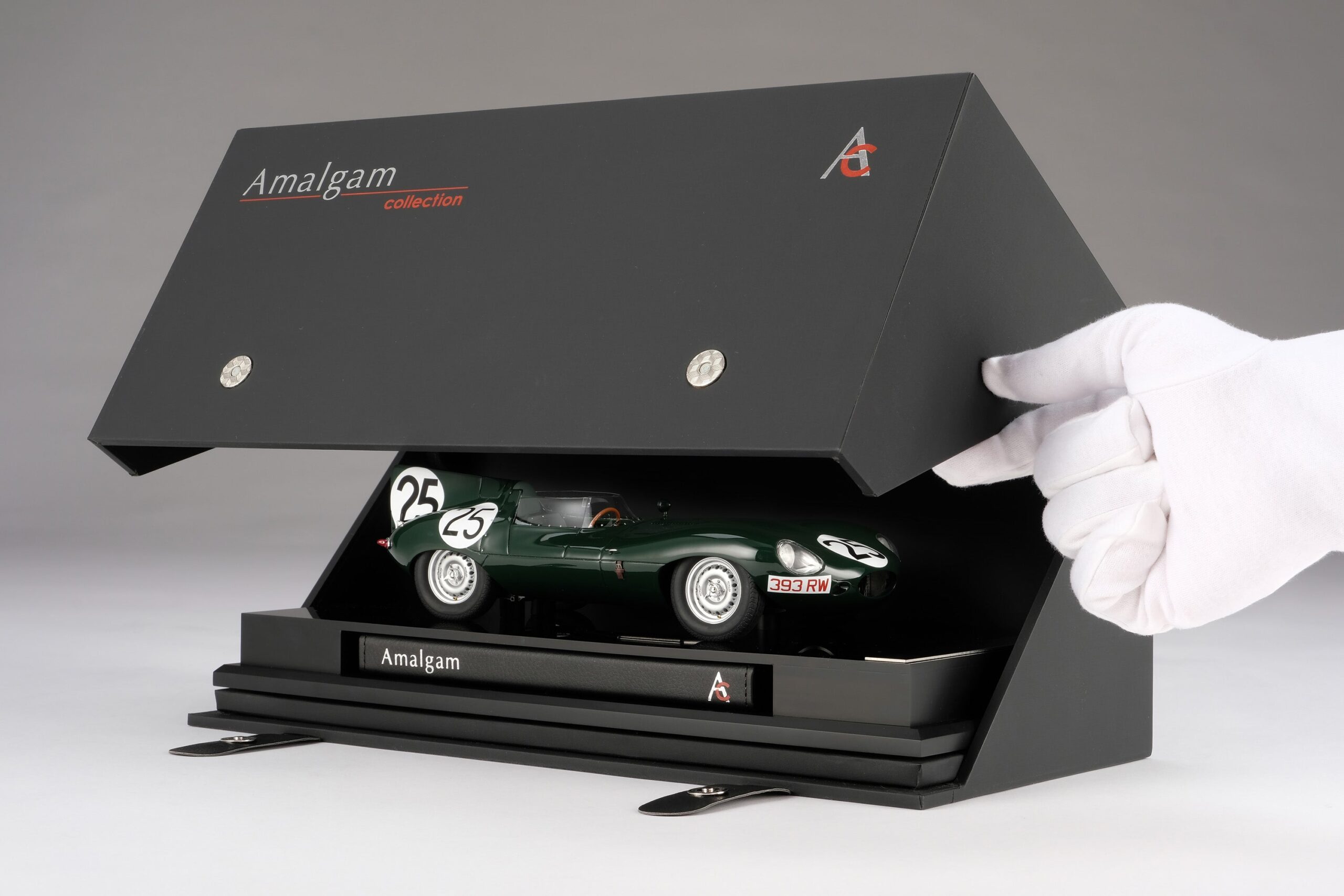 Amalgam Jaguar D-type 1956 Reims Winner - Grün | 1:18 – Bild 19