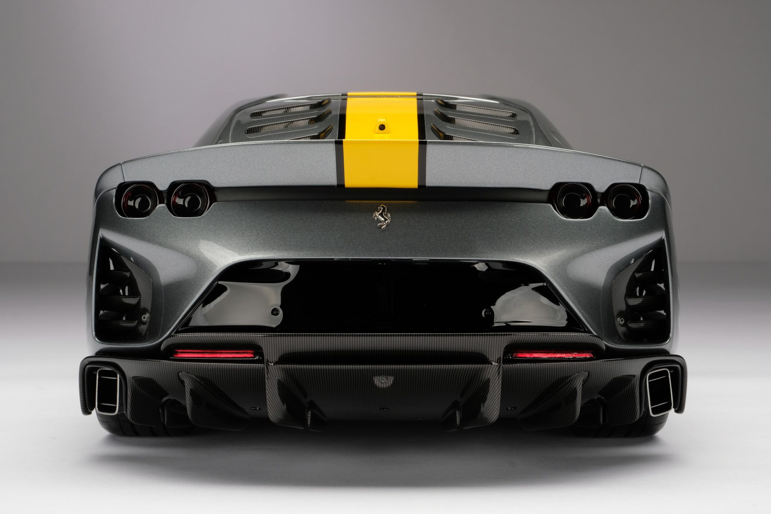 Amalgam Ferrari 812 Competizione (2021) | 1:8 - Image 10