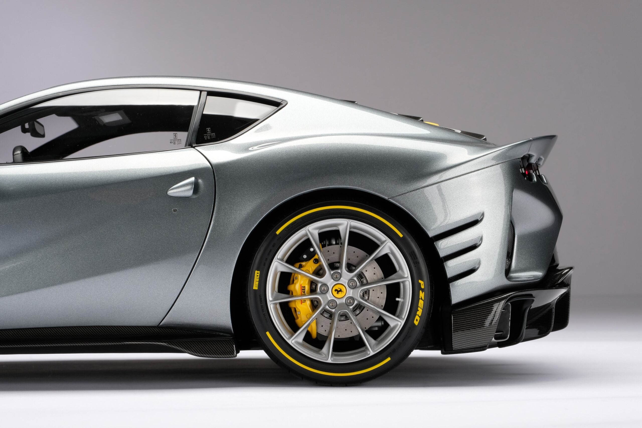 Amalgam Ferrari 812 Competizione (2021) | 1:8 - Image 19