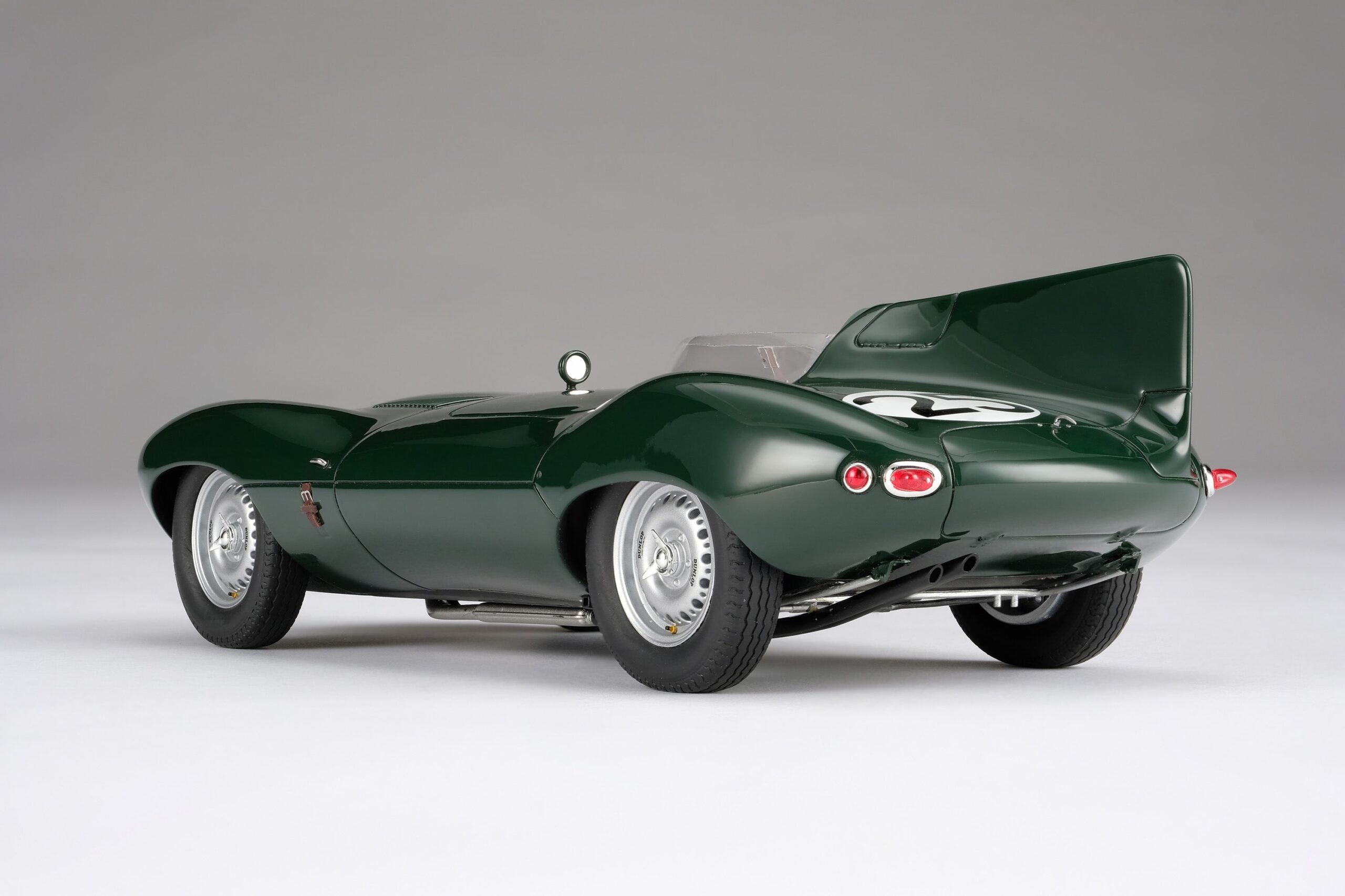 Amalgam Jaguar D-type 1956 Reims Winner - Grün | 1:18 – Bild 10