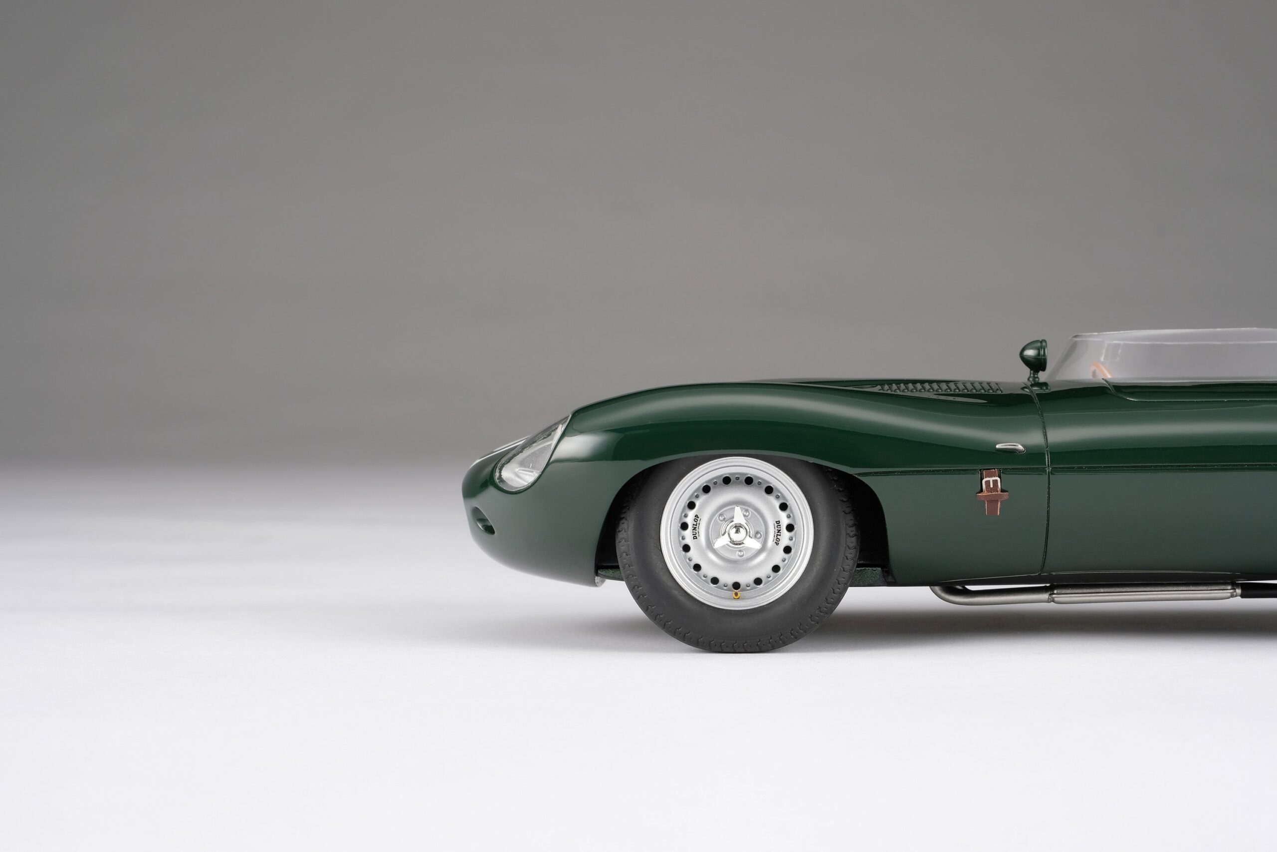 Amalgam Jaguar D-type 1956 Reims Winner - Grün | 1:18 – Bild 15