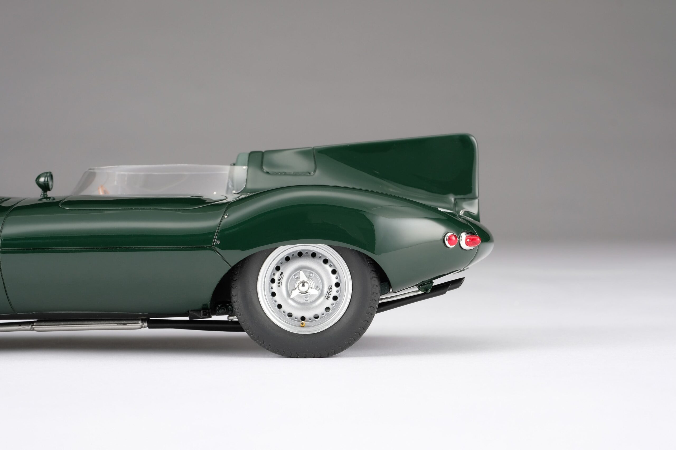 Amalgam Jaguar D-type 1956 Reims Winner - Grün | 1:18 – Bild 16
