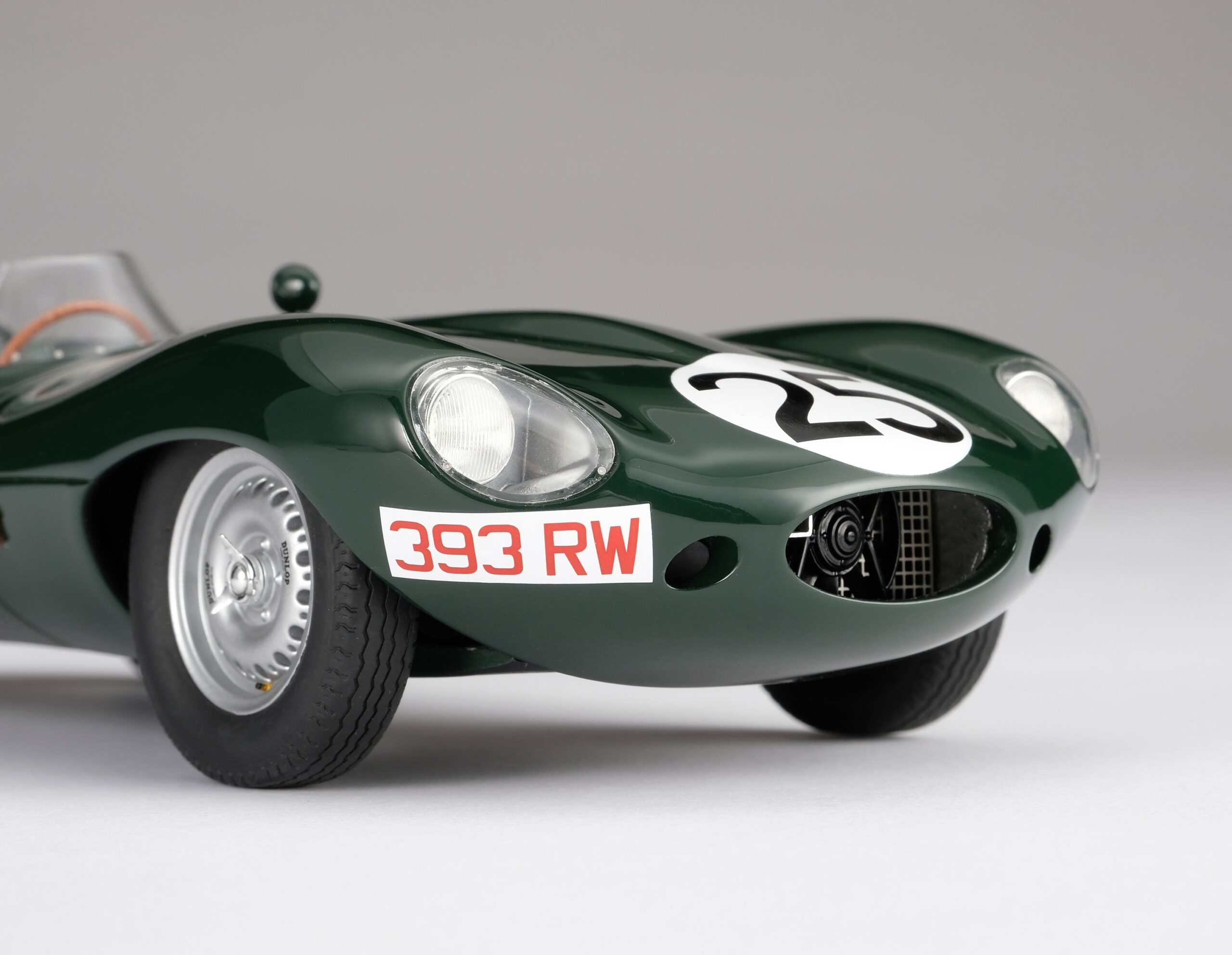 Amalgam Jaguar D-type 1956 Reims Winner - Grün | 1:18 – Bild 5