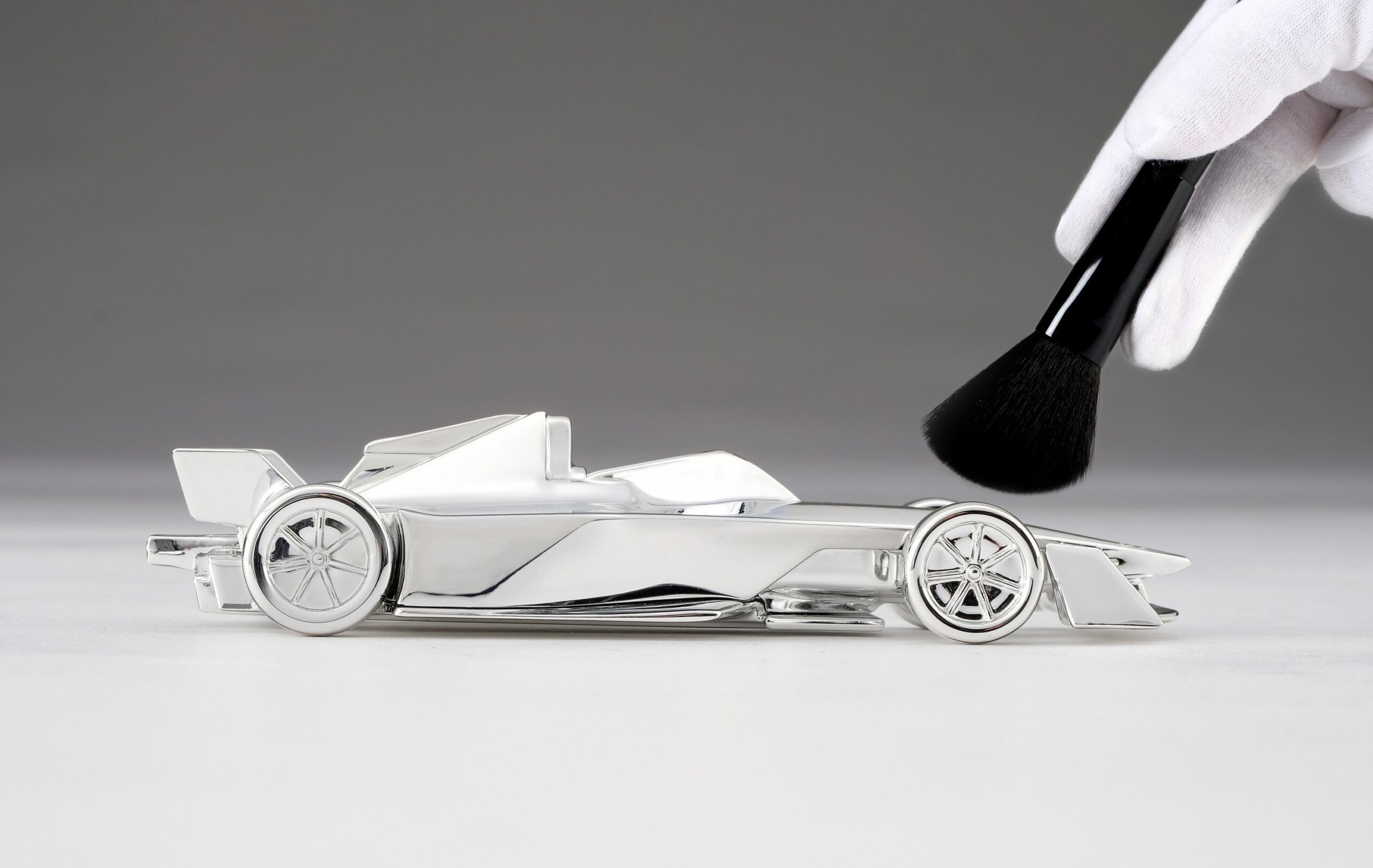 Amalgam Formula E GEN3 Miniature Sculpture | 1:8 - Imagen 4