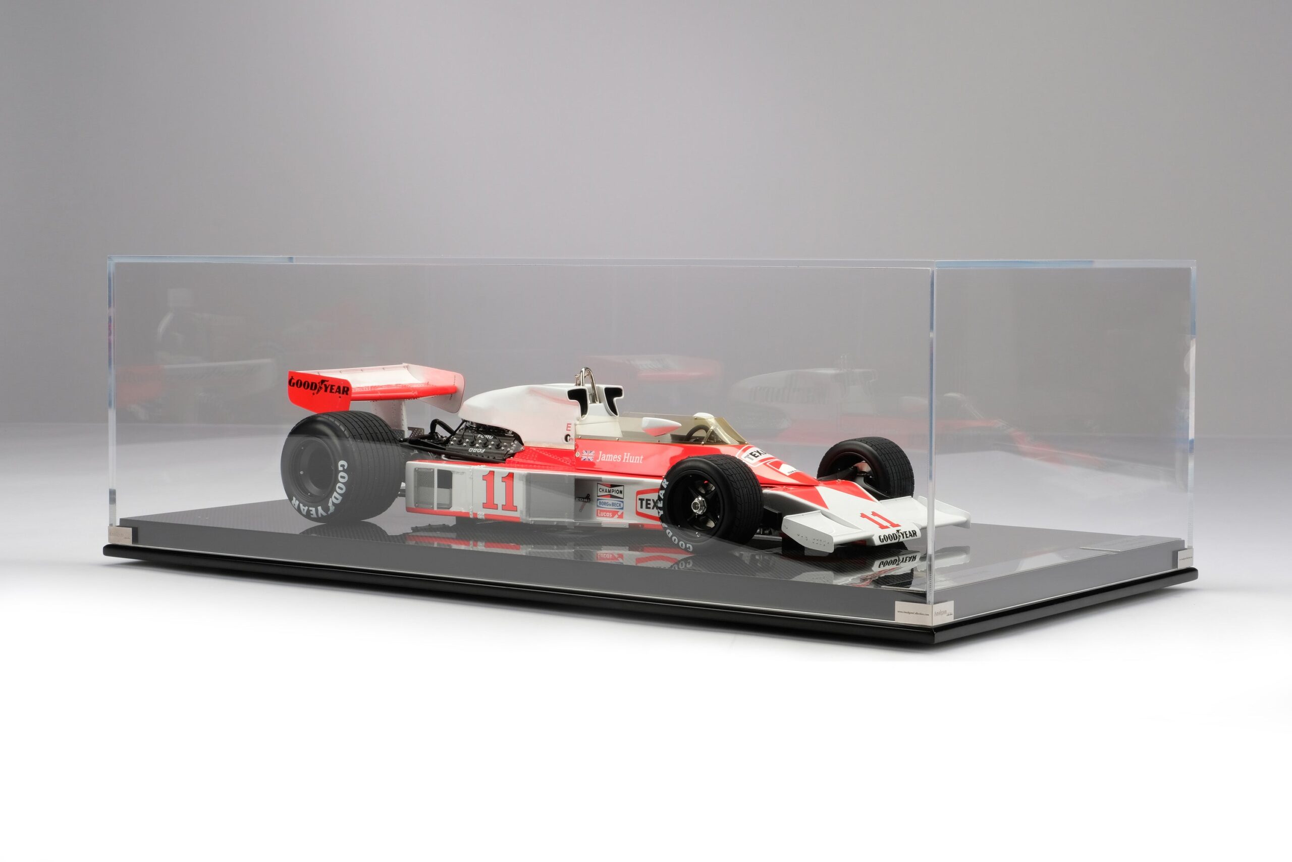 Amalgam McLaren M23D 1976 Japanese Grand Prix - James Hunt | 1:8 – Bild 17