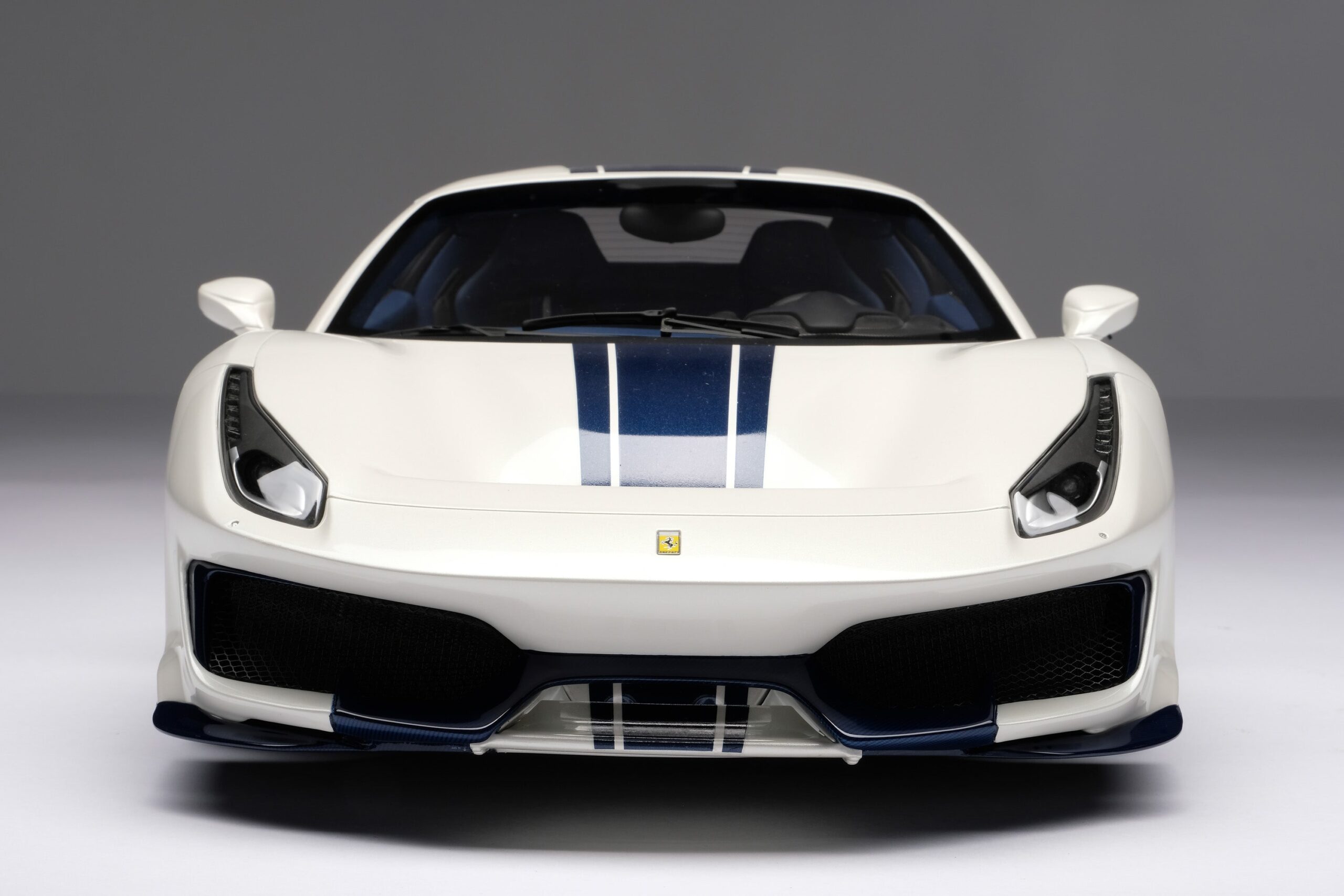 Amalgam Ferrari 488 Pista Spider (2018) - Blau | 1:8 - 画像26