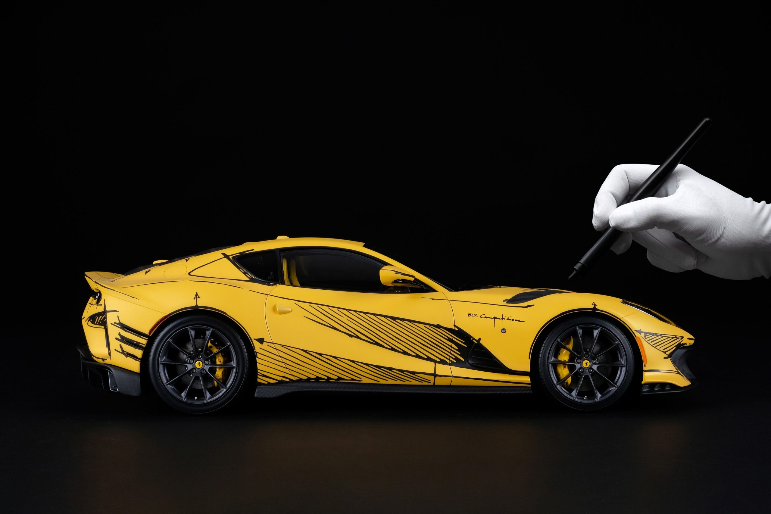 Amalgam Ferrari 812 Competizione & Competizione A Tailor Made | 1:8 - Image 3