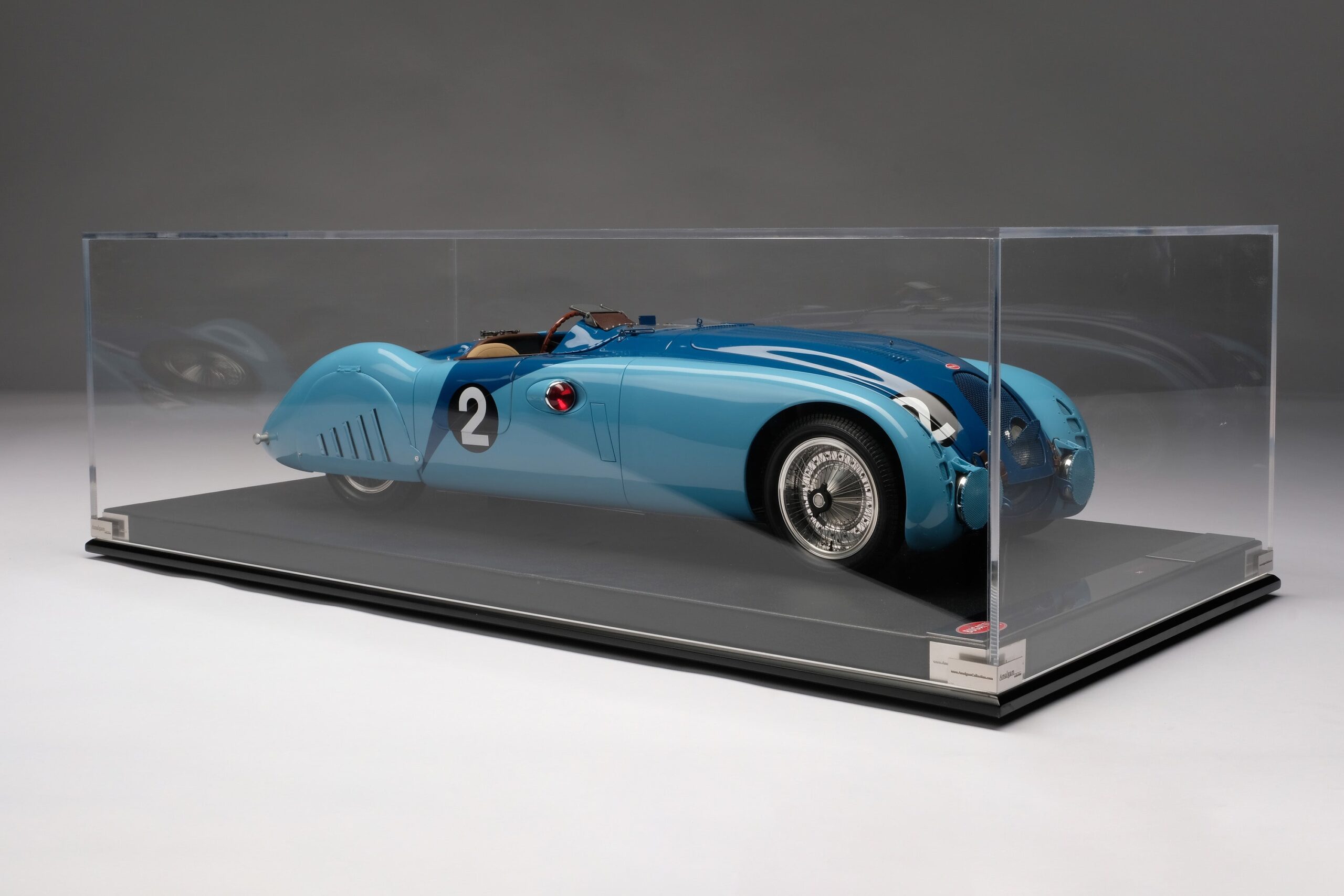 Amalgam Bugatti Type 57G "Tank" 1937 Le Mans Winner - Blau | 1:8 – Bild 26