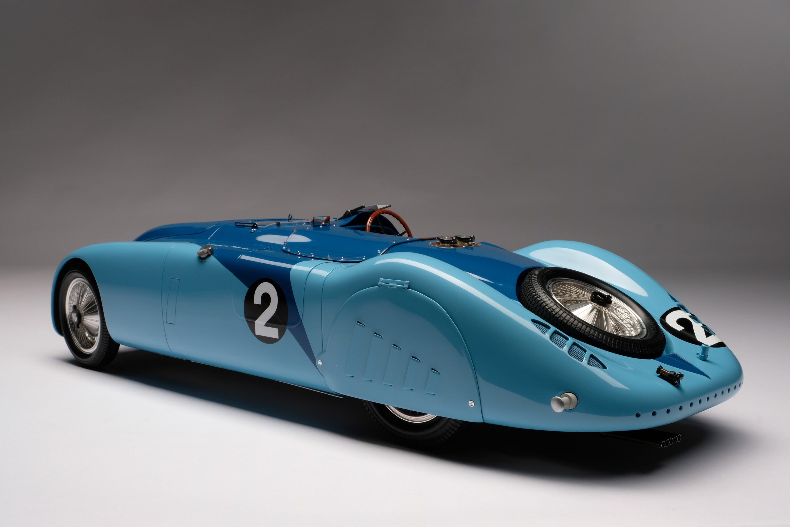 Amalgam Bugatti Type 57G "Tank" 1937 Le Mans Winner - Blau | 1:8 – Bild 13