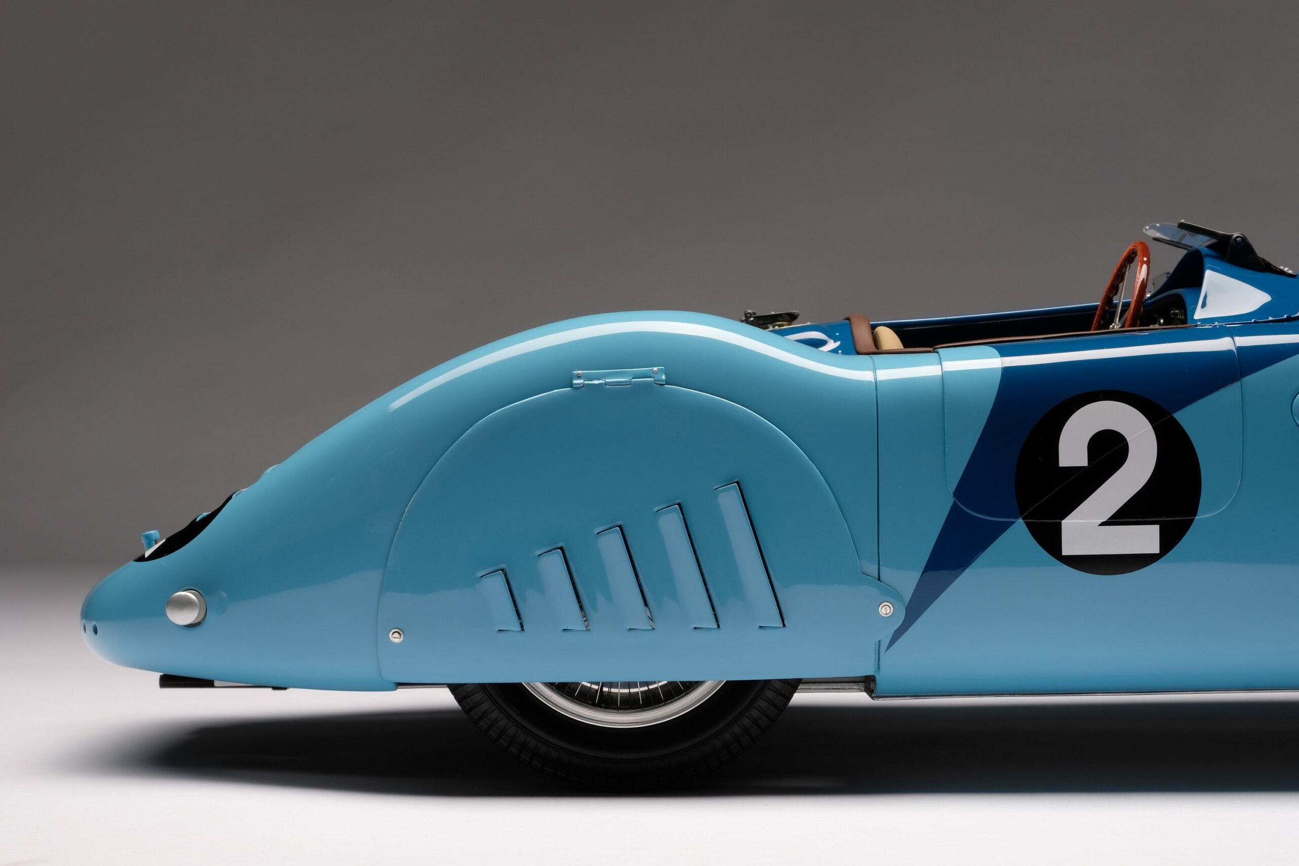 Amalgam Bugatti Type 57G "Tank" 1937 Le Mans Winner - Blau | 1:8 – Bild 17