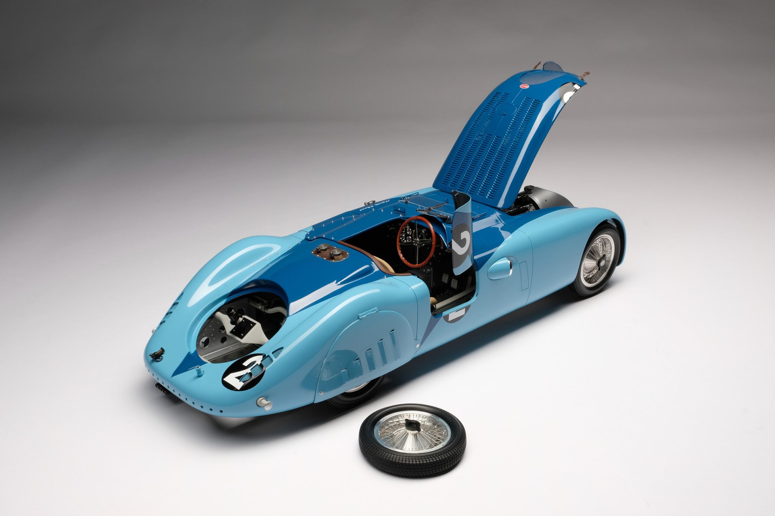 Amalgam Bugatti Type 57G "Tank" 1937 Le Mans Winner - Blau | 1:8 – Bild 19