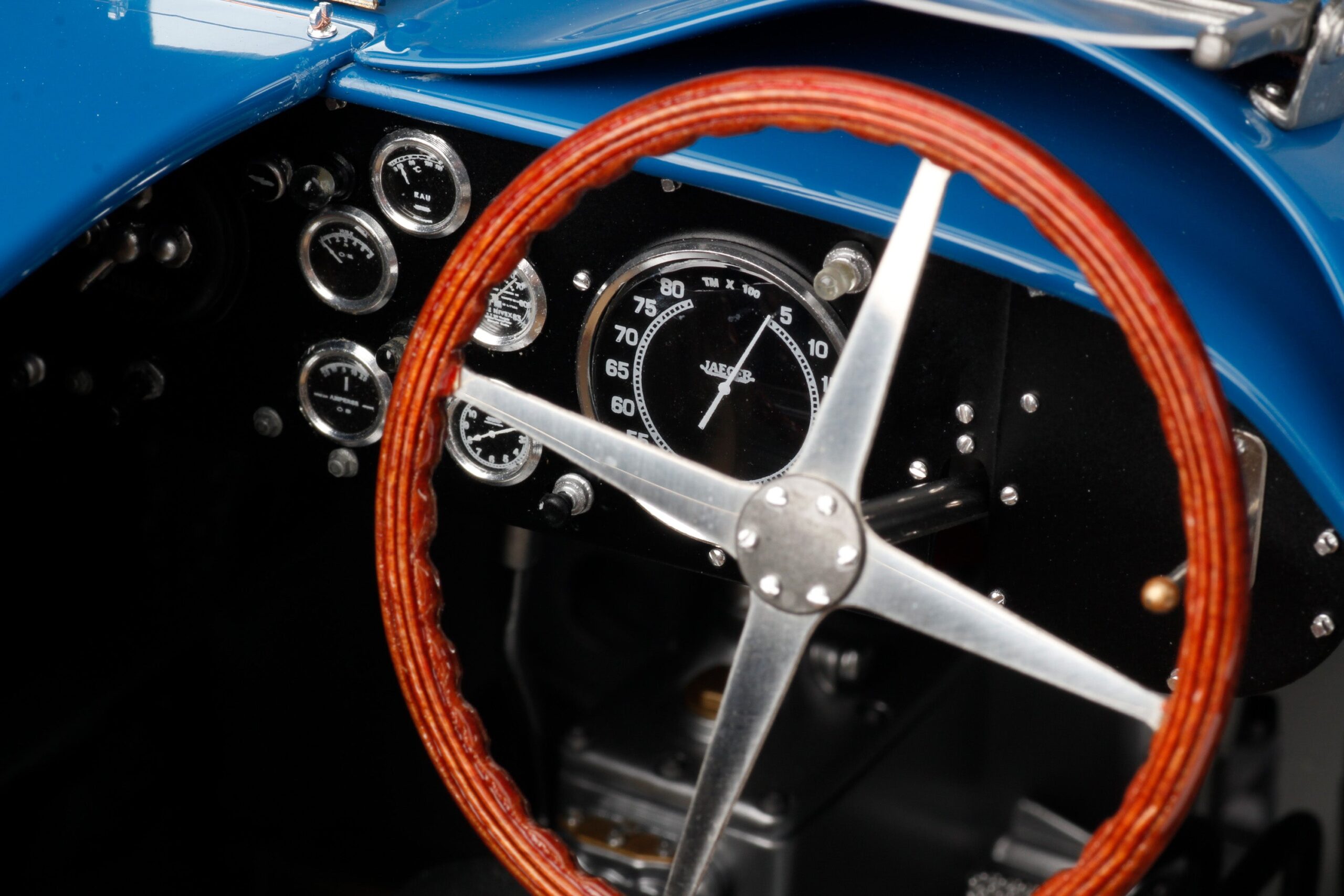 Amalgam Bugatti Type 57G "Tank" 1937 Le Mans Winner - Blau | 1:8 – Bild 24