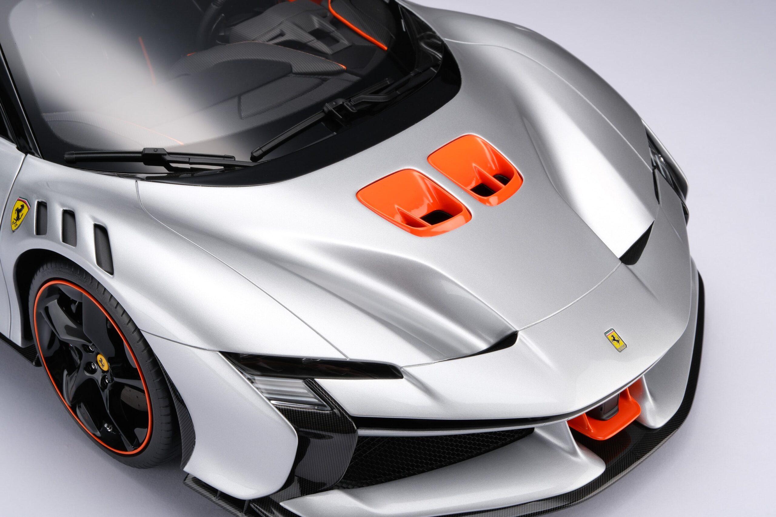 Amalgam Ferrari SF90 XX Spider - Silber | 1:8 - Imagen 24
