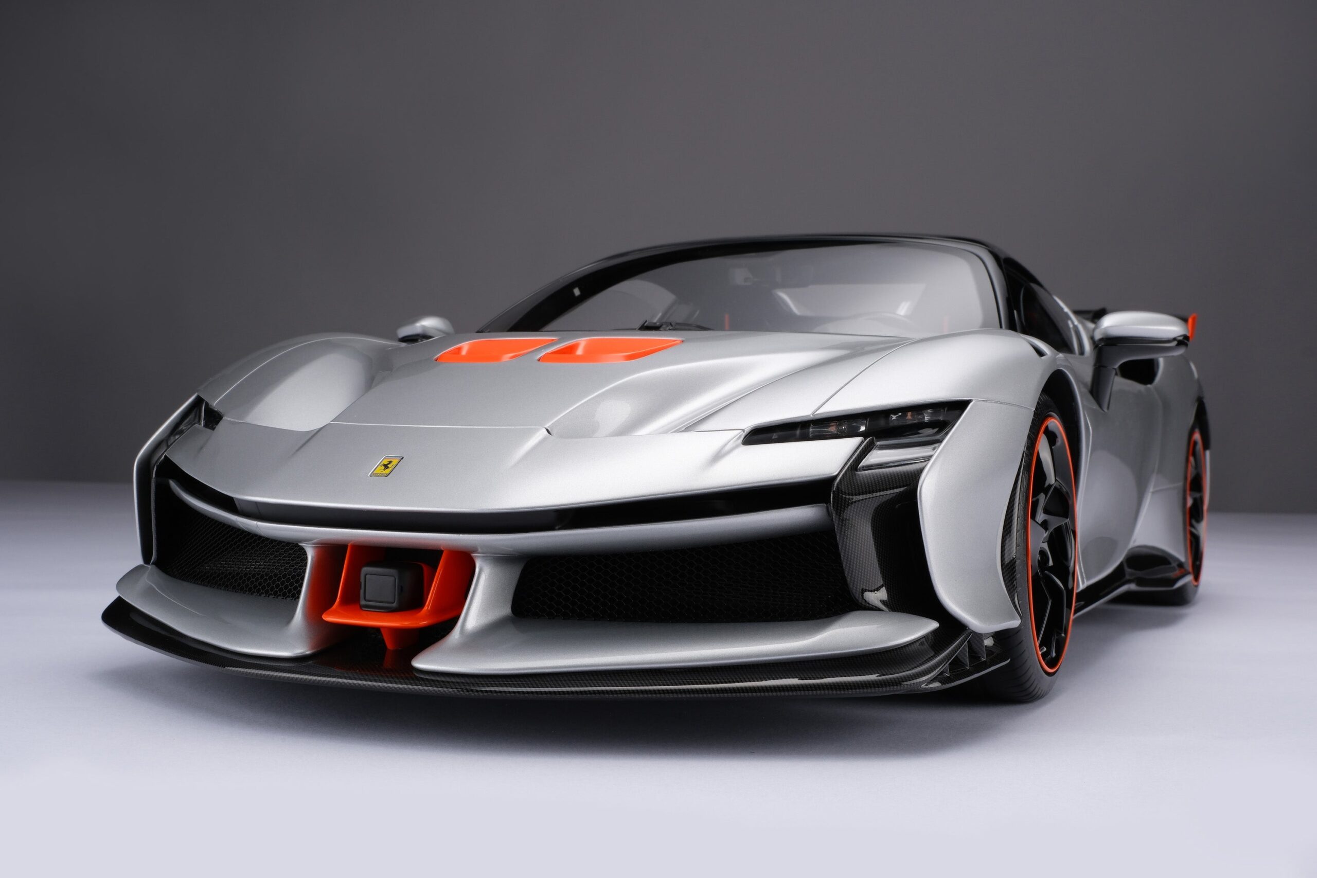 Amalgam Ferrari SF90 XX Spider - Silber | 1:8 - Imagen 21