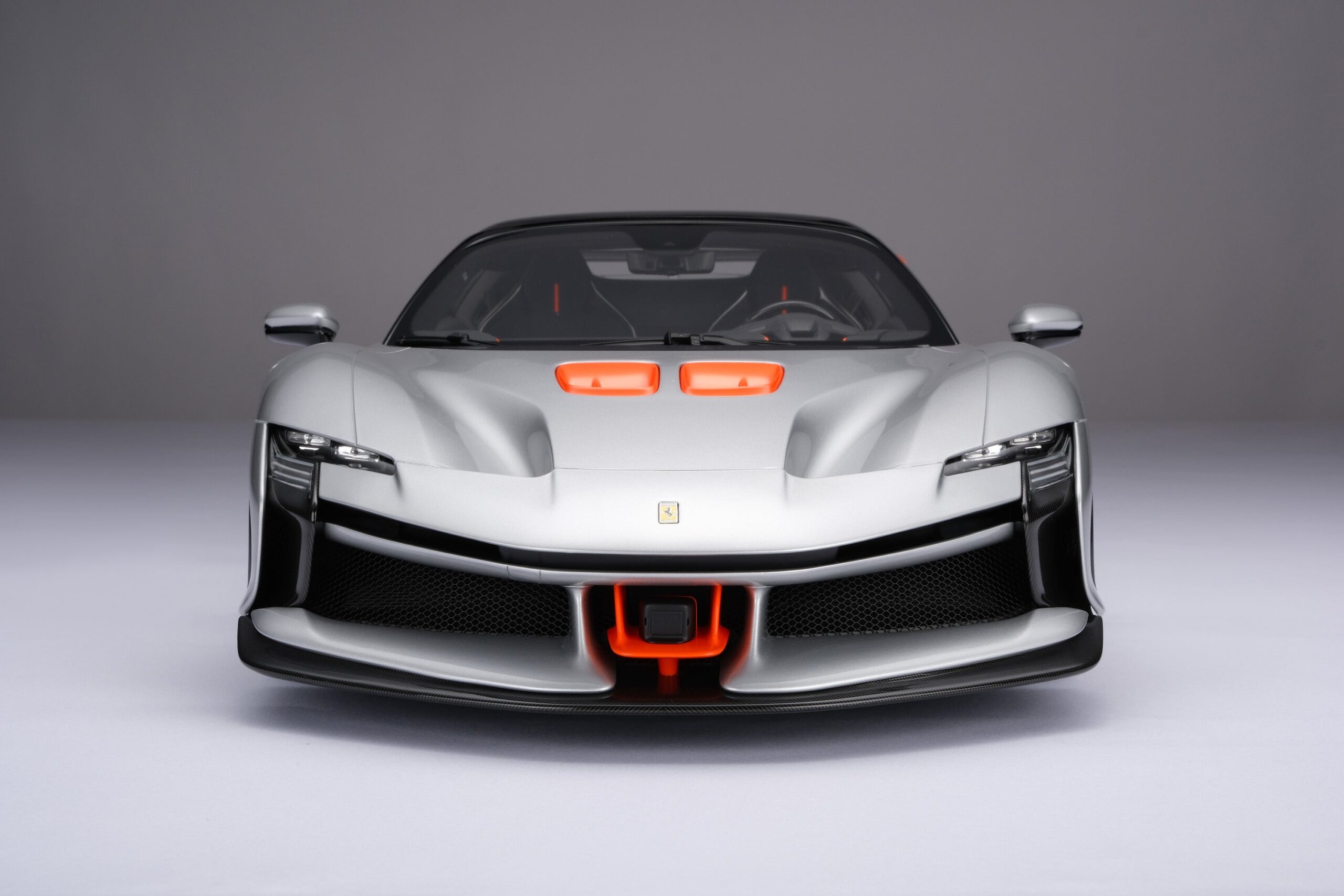 Amalgam Ferrari SF90 XX Spider - Silber | 1:8 - Imagen 6