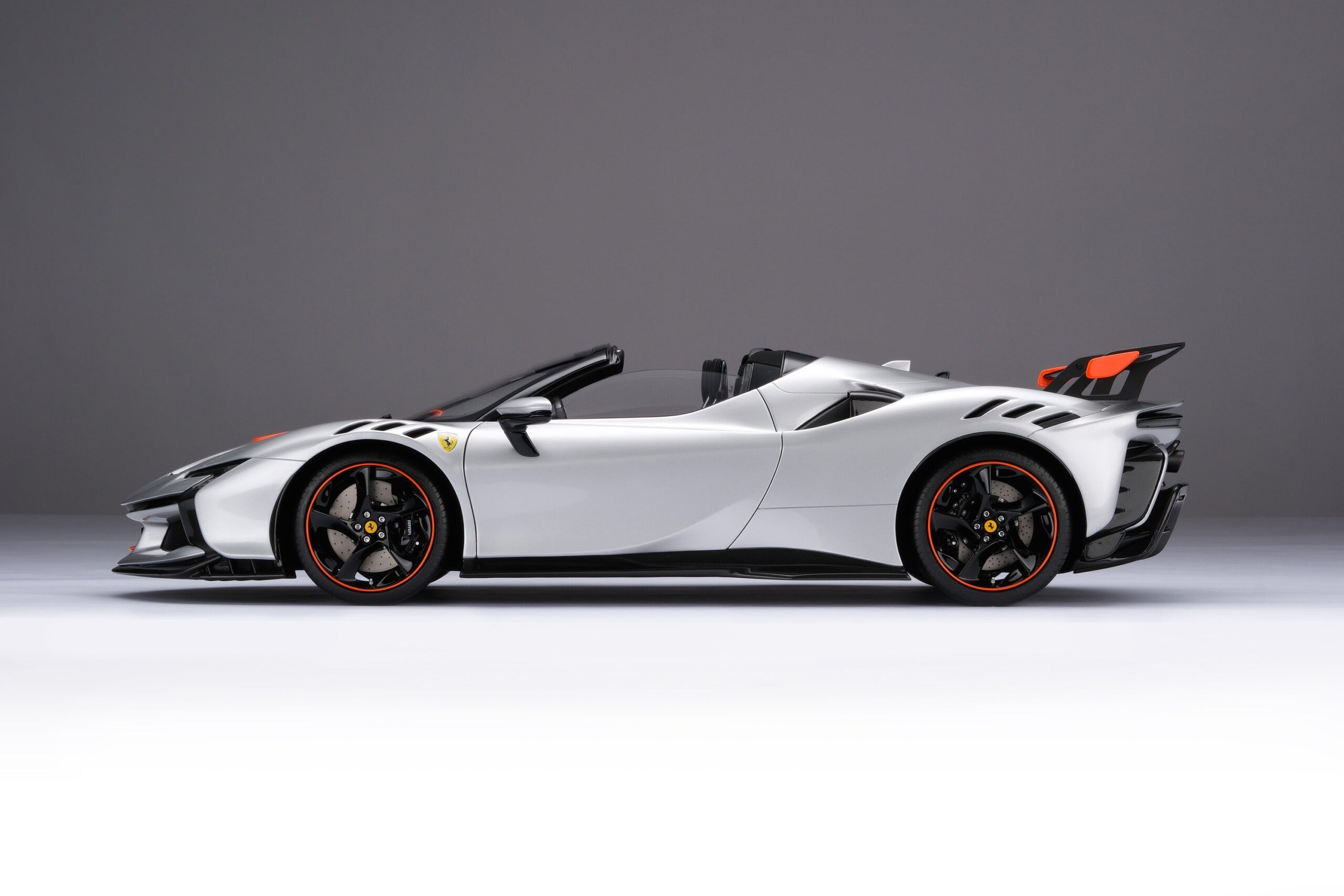 Amalgam Ferrari SF90 XX Spider - Silber | 1:8 - Imagen 22
