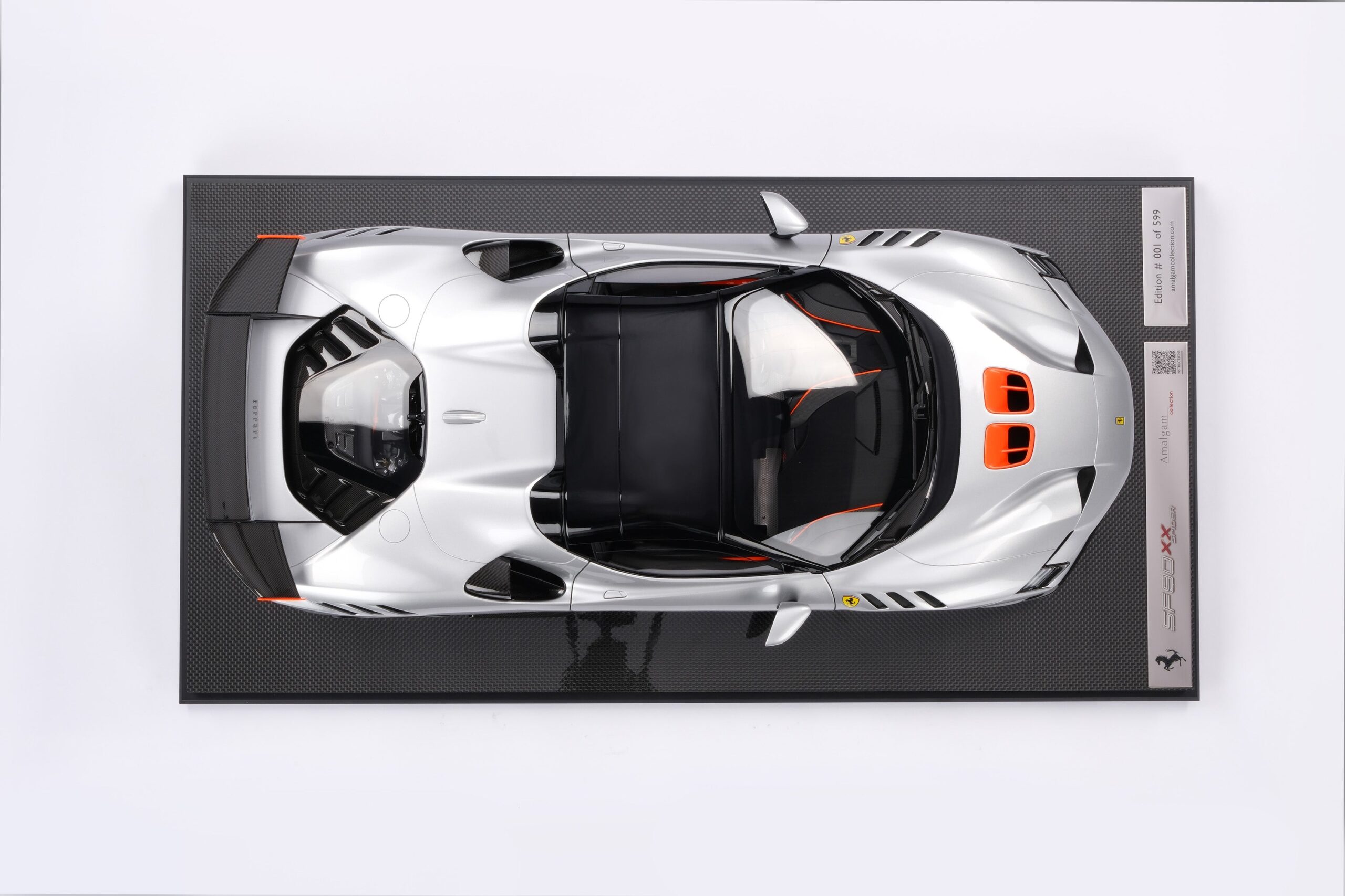 Amalgam Ferrari SF90 XX Spider - Silber | 1:8 - Imagen 14