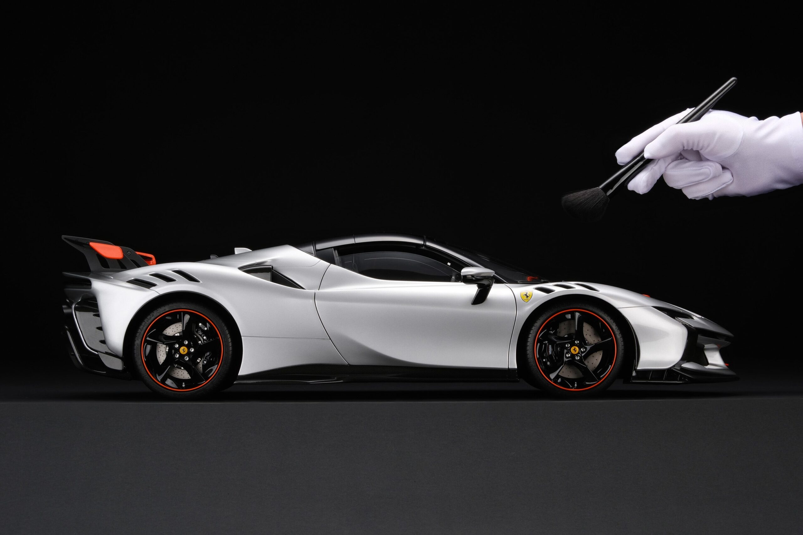 Amalgam Ferrari SF90 XX Spider - Silber | 1:8 - Imagen 3