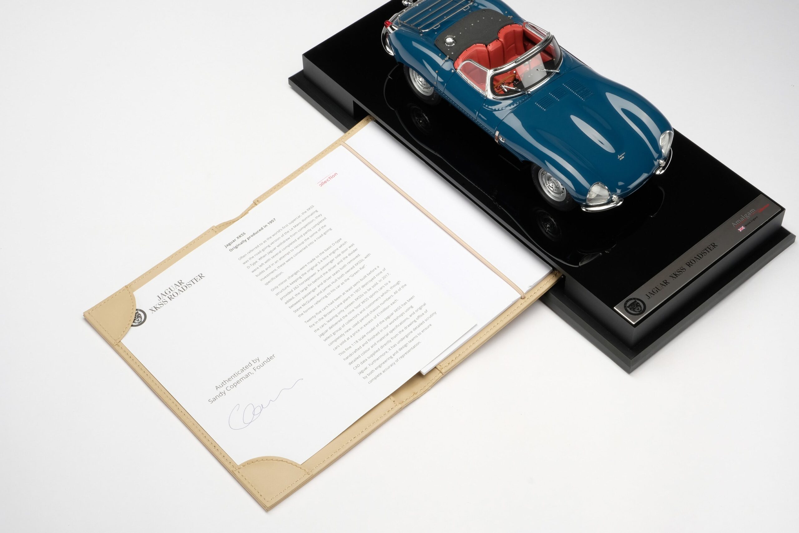 Amalgam Jaguar XKSS - Blau | 1:18 – Bild 14