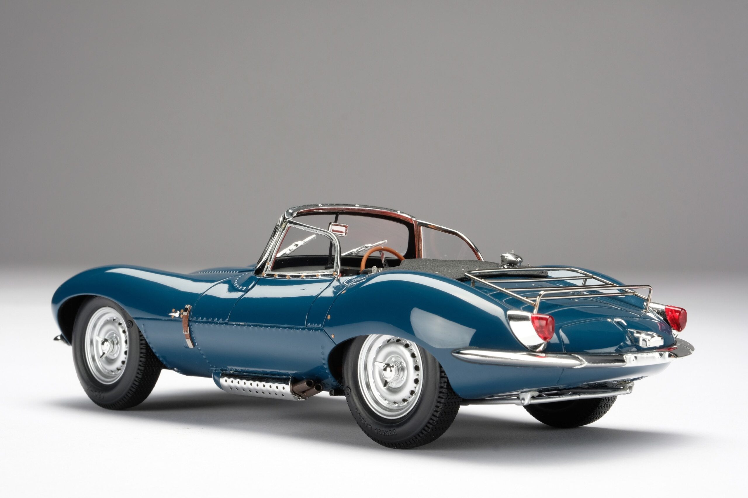 Amalgam Jaguar XKSS - Blau | 1:18 – Bild 9