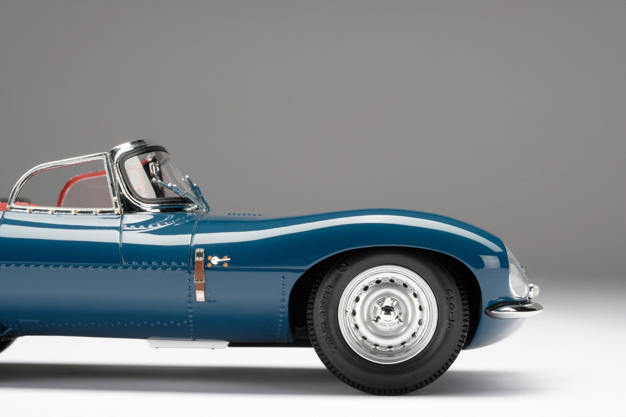 Amalgam Jaguar XKSS - Blau | 1:18 – Bild 7