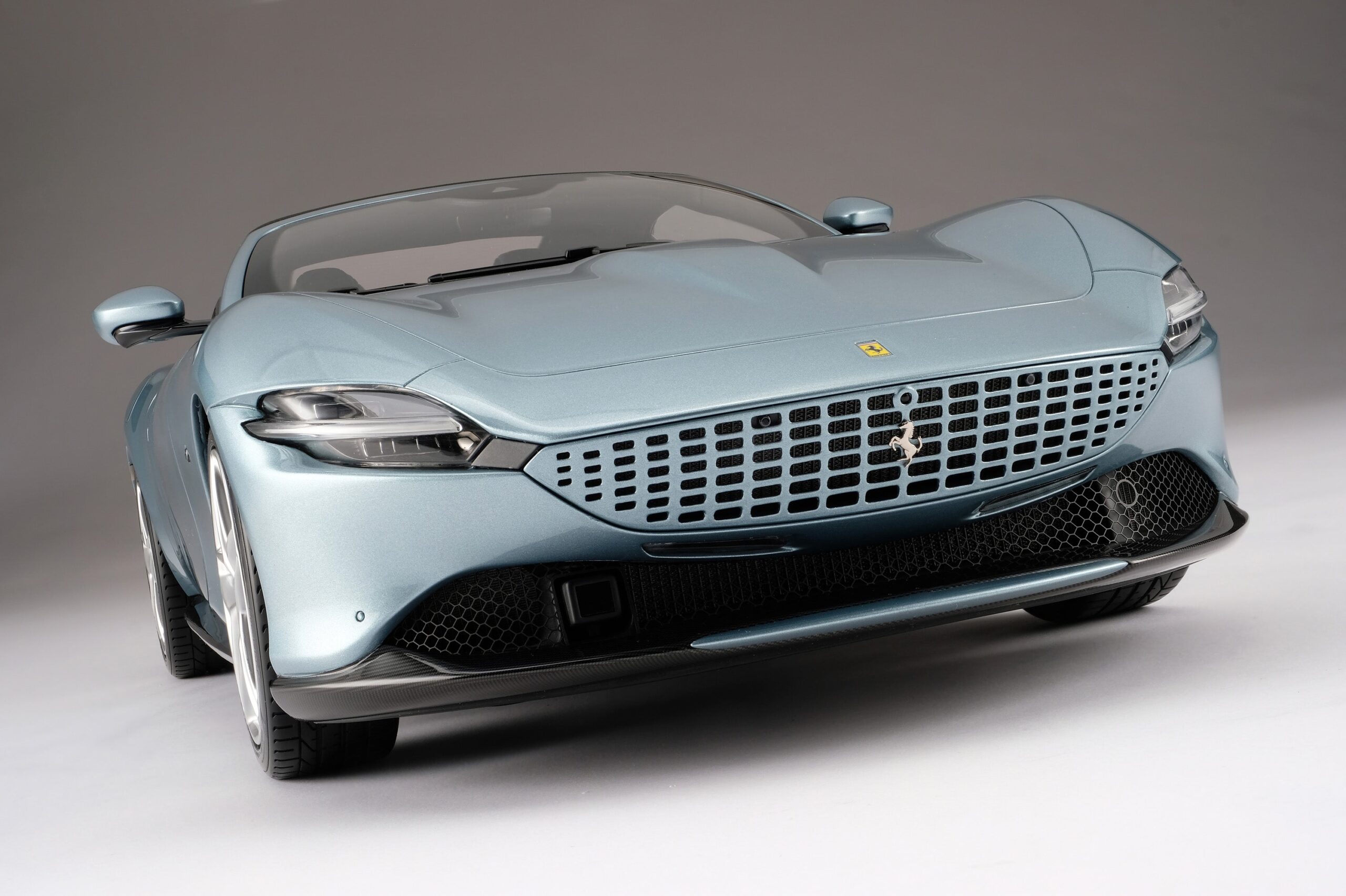 Amalgam Ferrari Roma Spider - Hellblau | 1:8 - Image 17