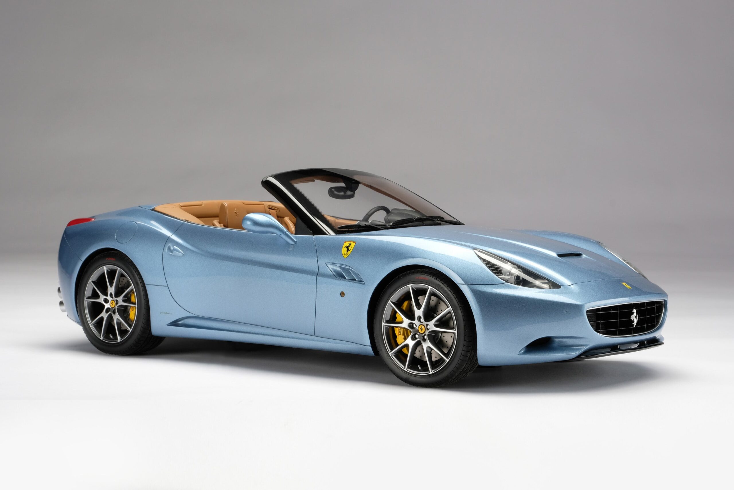 Amalgam Ferrari California (2008) - Rot, Blau | 1:8 - 画像31