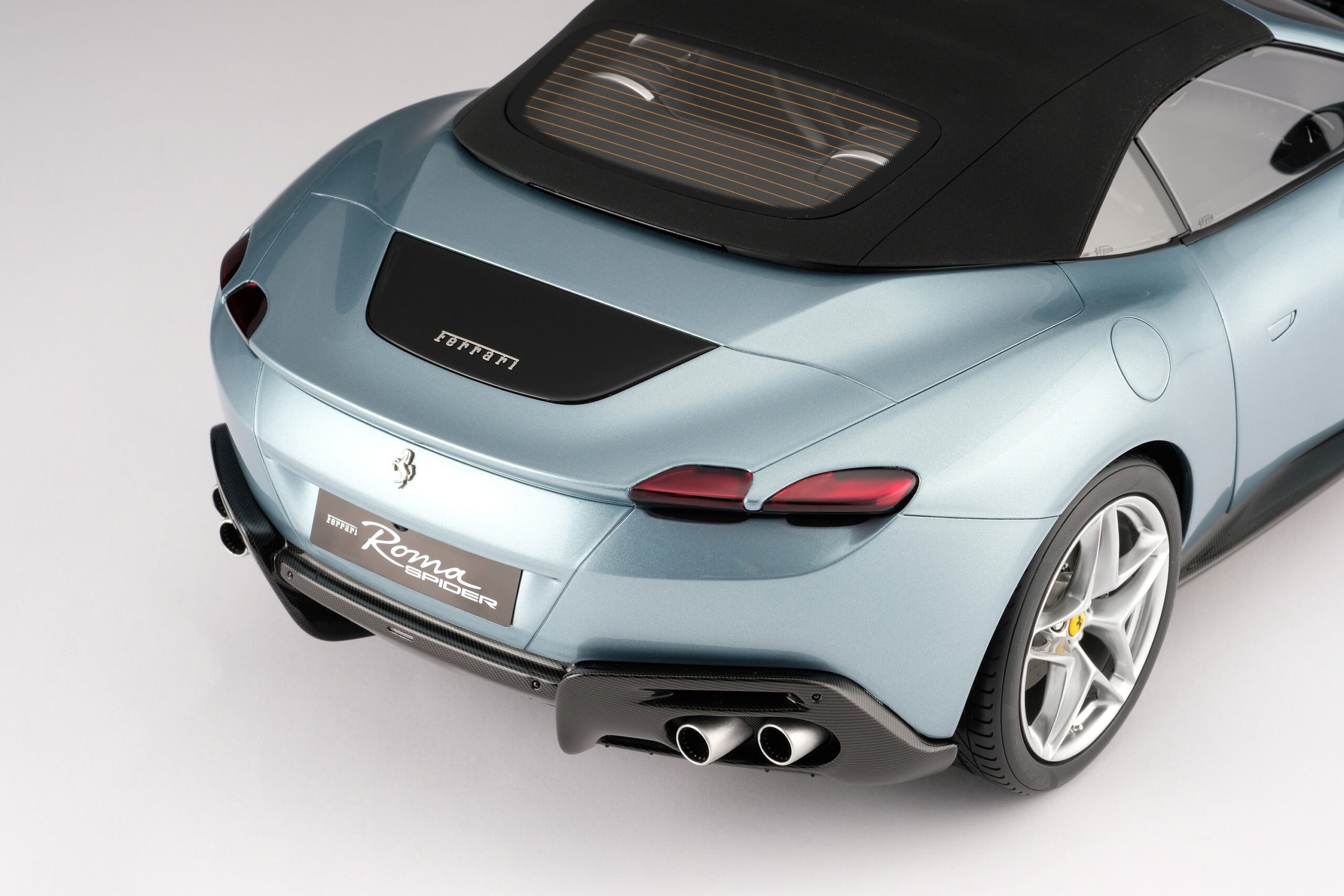 Amalgam Ferrari Roma Spider - Hellblau | 1:8 - Image 15