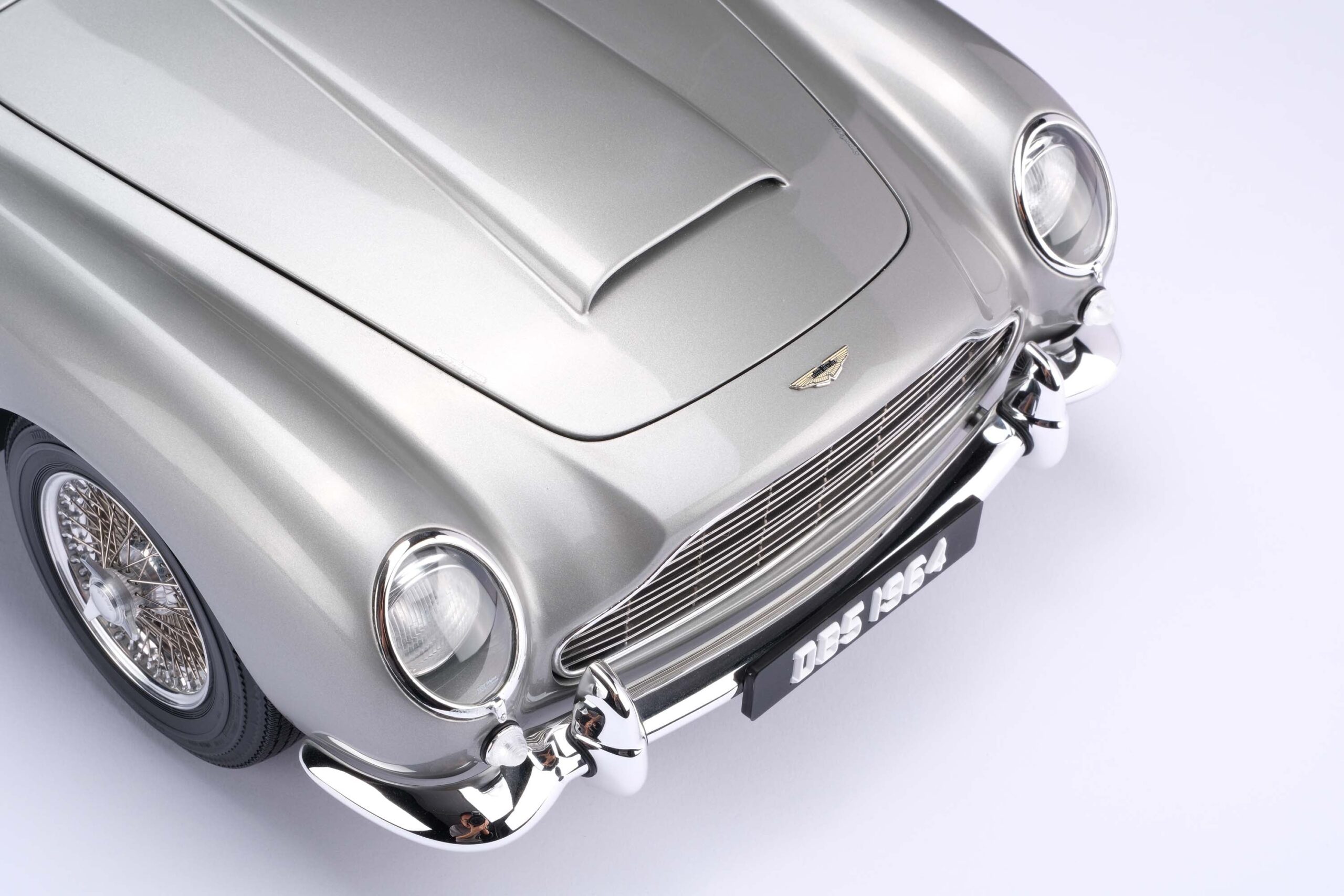 Amalgam Aston Martin DB5 Vantage (1964) - Silber | 1:8 - Image 16