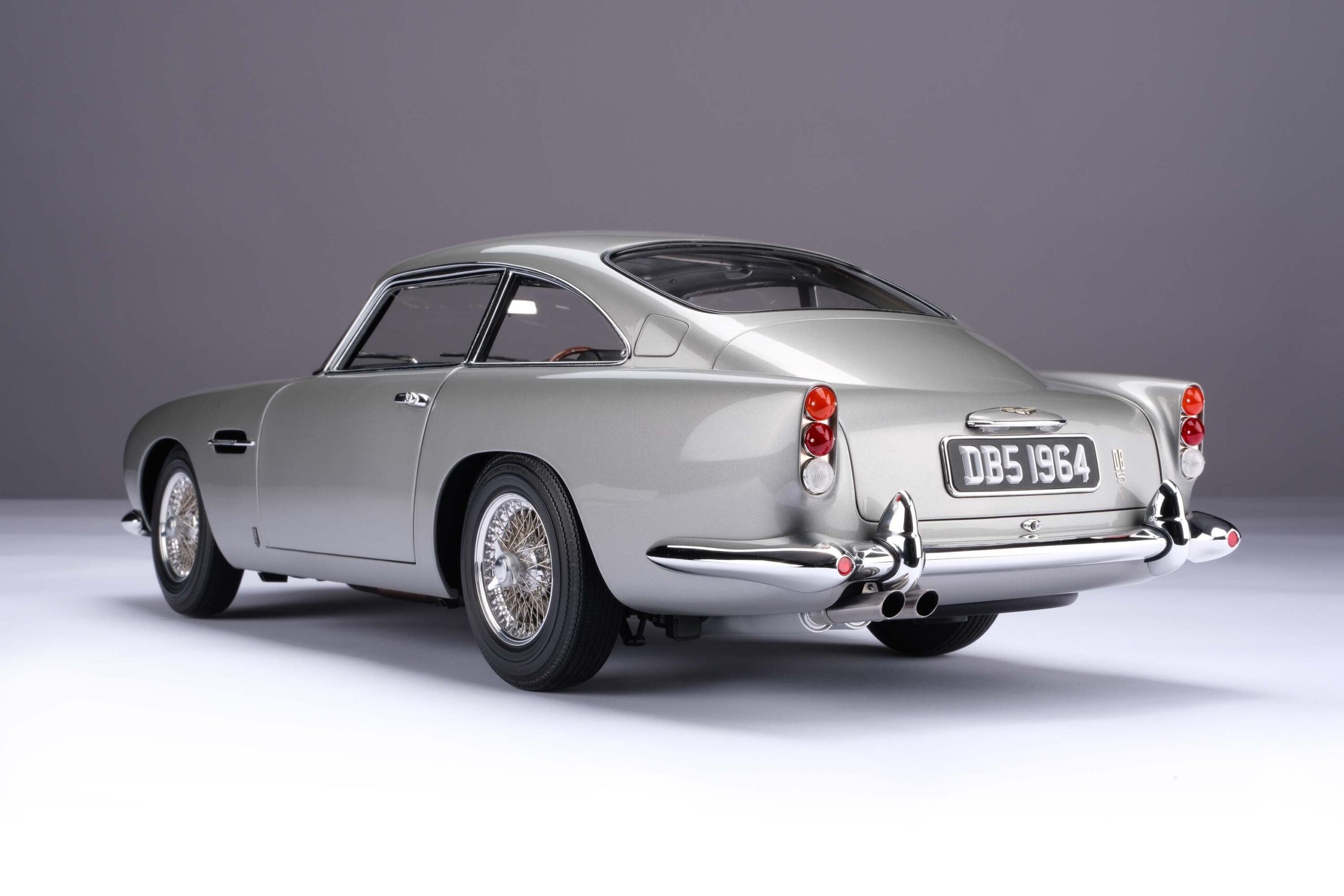 Amalgam Aston Martin DB5 Vantage (1964) - Silber | 1:8 - Image 10