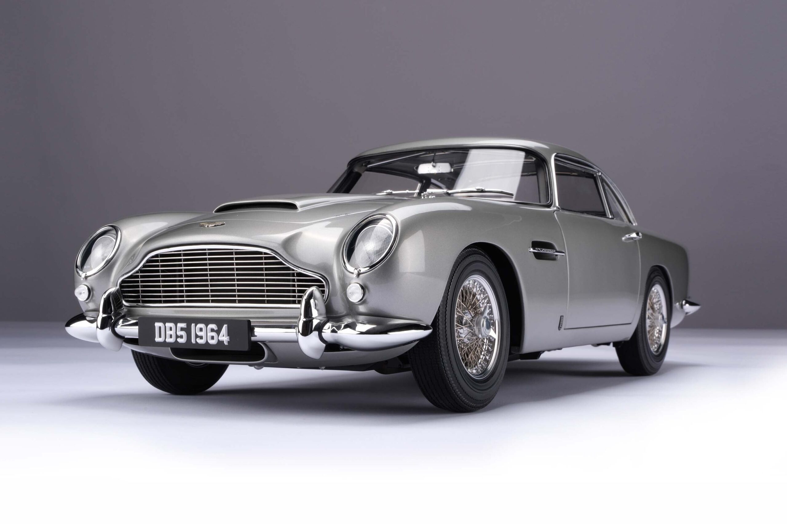 Amalgam Aston Martin DB5 Vantage (1964) - Silber | 1:8 - Image 13