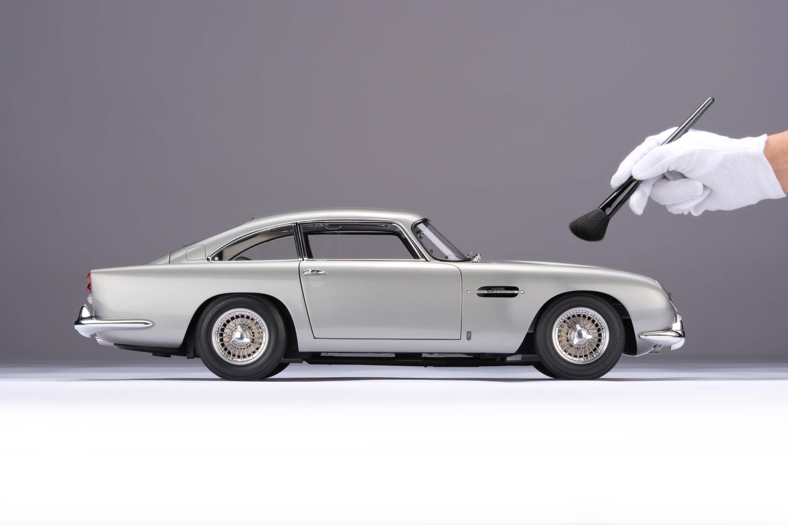 Amalgam Aston Martin DB5 Vantage (1964) - Silber | 1:8 - Image 4