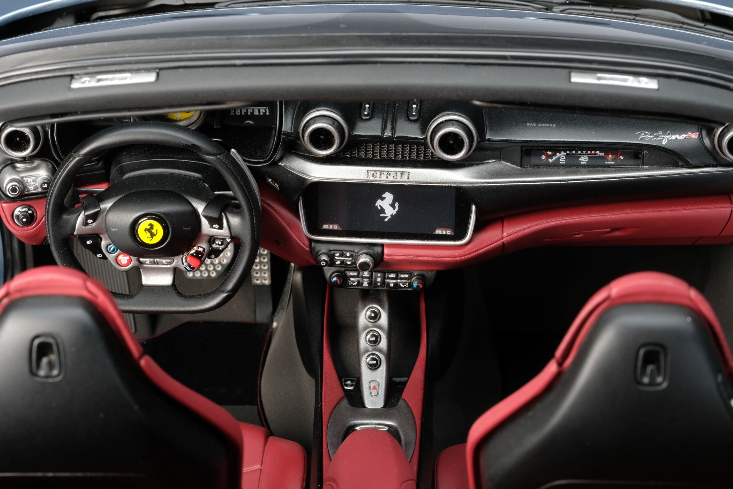 Amalgam Ferrari Portofino M (2020) | 1:8 – Bild 5