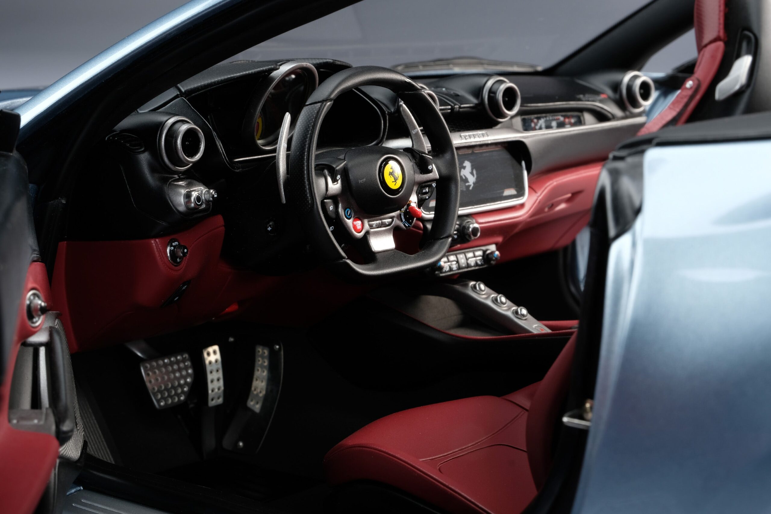 Amalgam Ferrari Portofino M (2020) | 1:8 – Bild 4