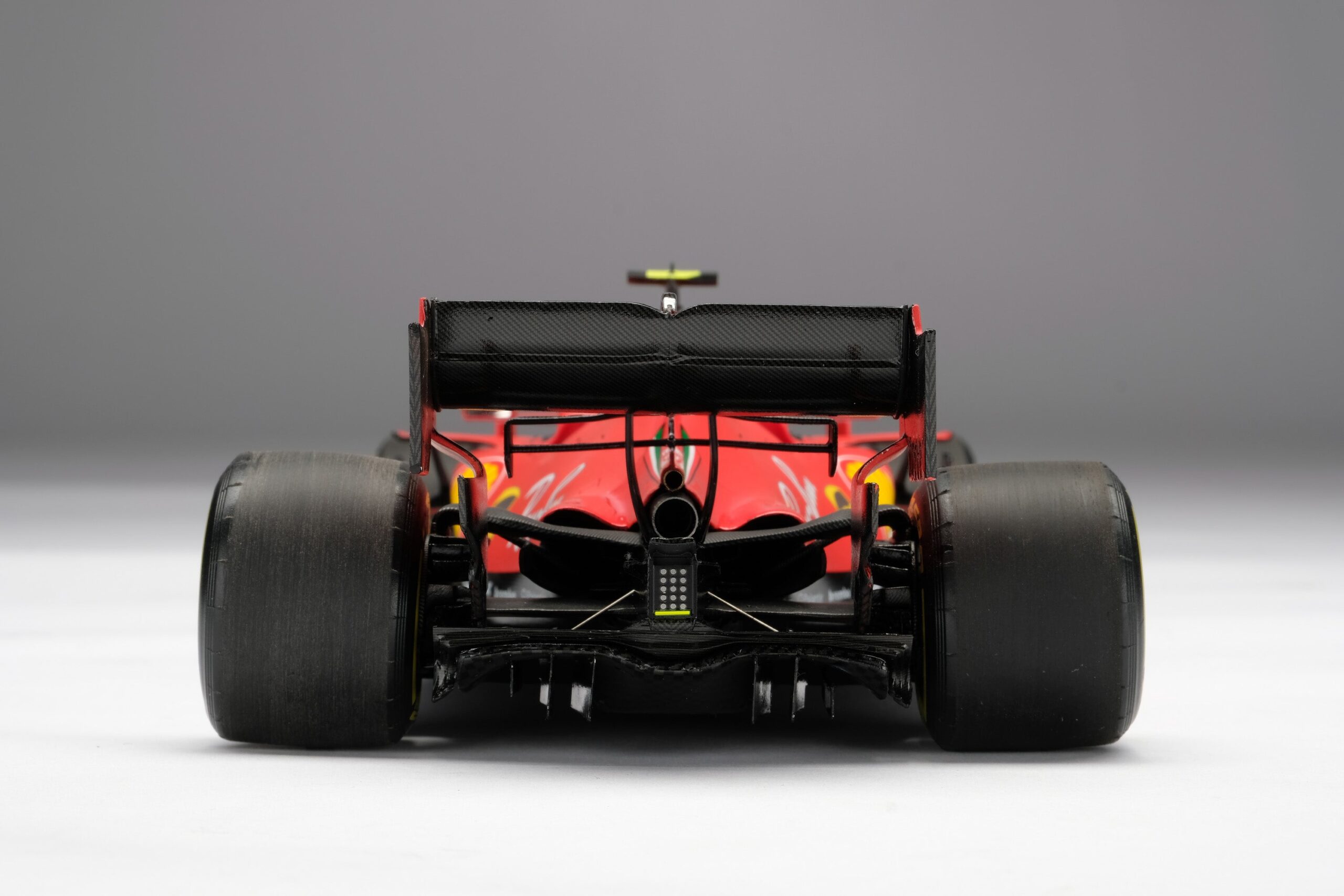 Amalgam Ferrari SF1000 2020 Formel 1 Saison - Rot | 1:18 – Bild 6
