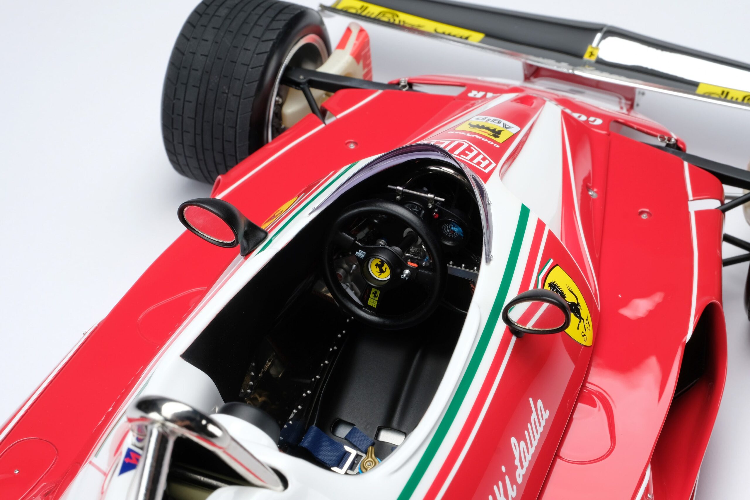 Amalgam Ferrari 312 T2 (1976) Niki Lauda - Rot | 1:8 – Bild 12