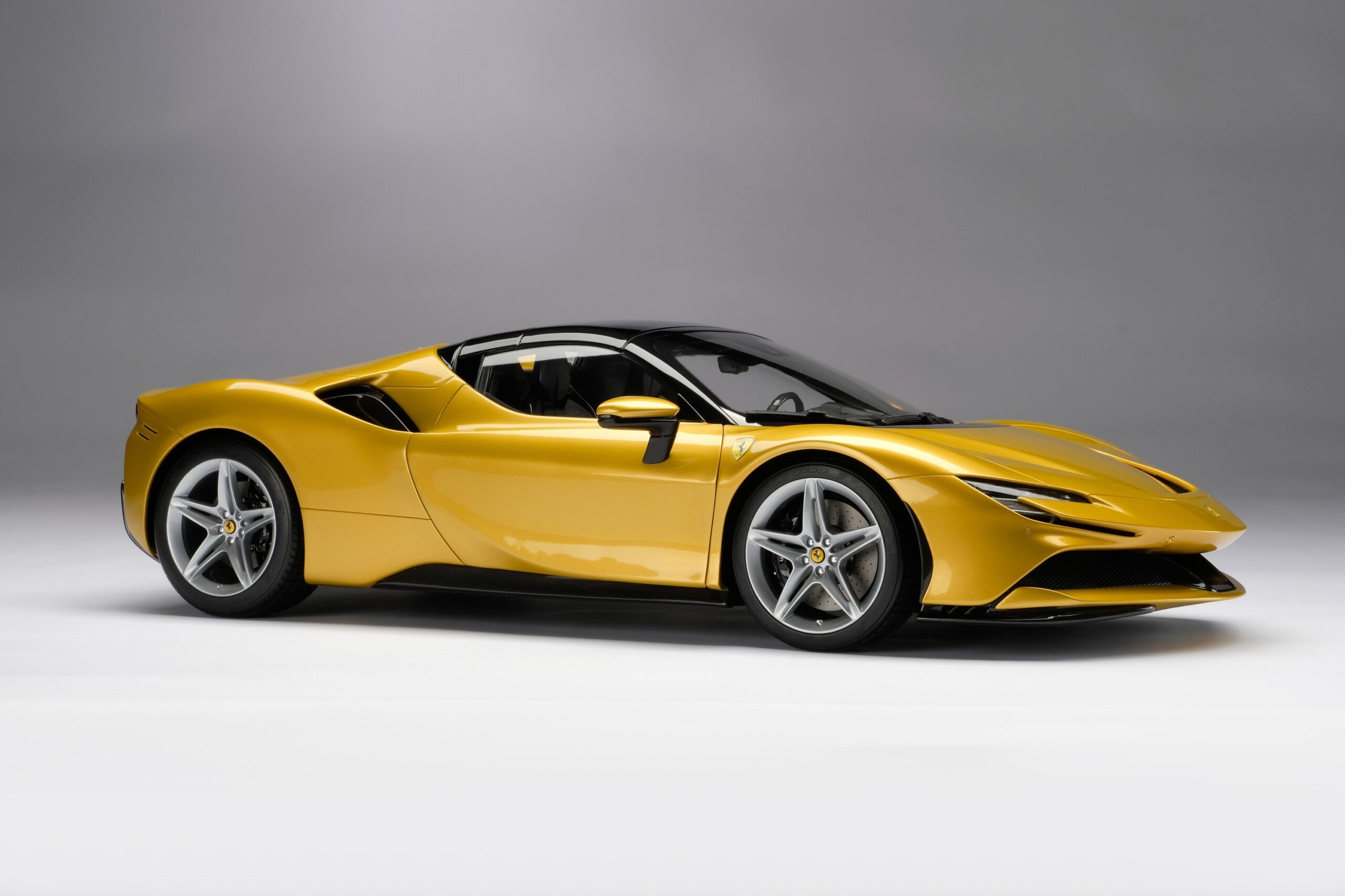 Amalgam Ferrari SF90 Spider (2020) | 1:8 – Bild 6